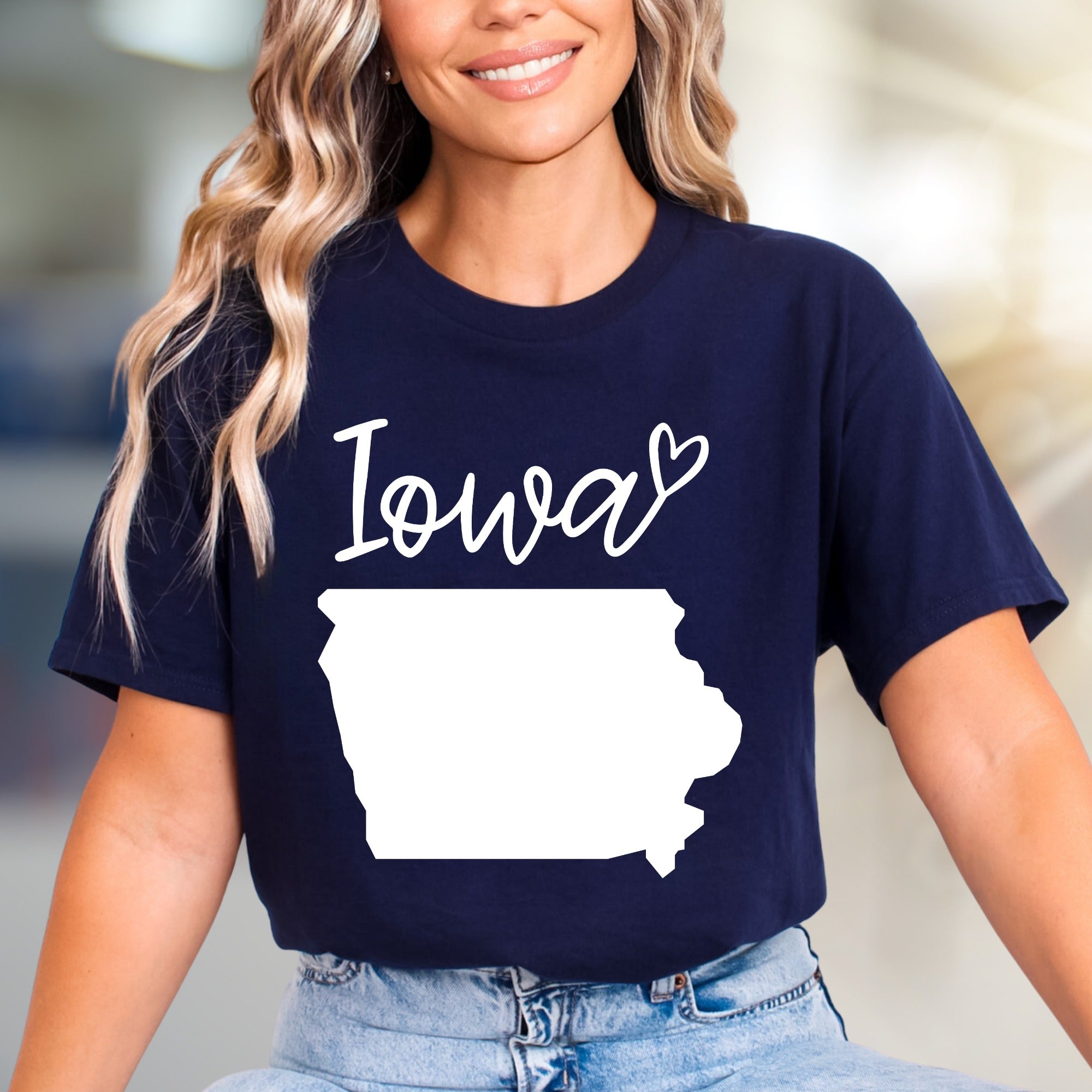“Iowa” State Outline Graphic Tee, a Hometown Love Pick for Residents
