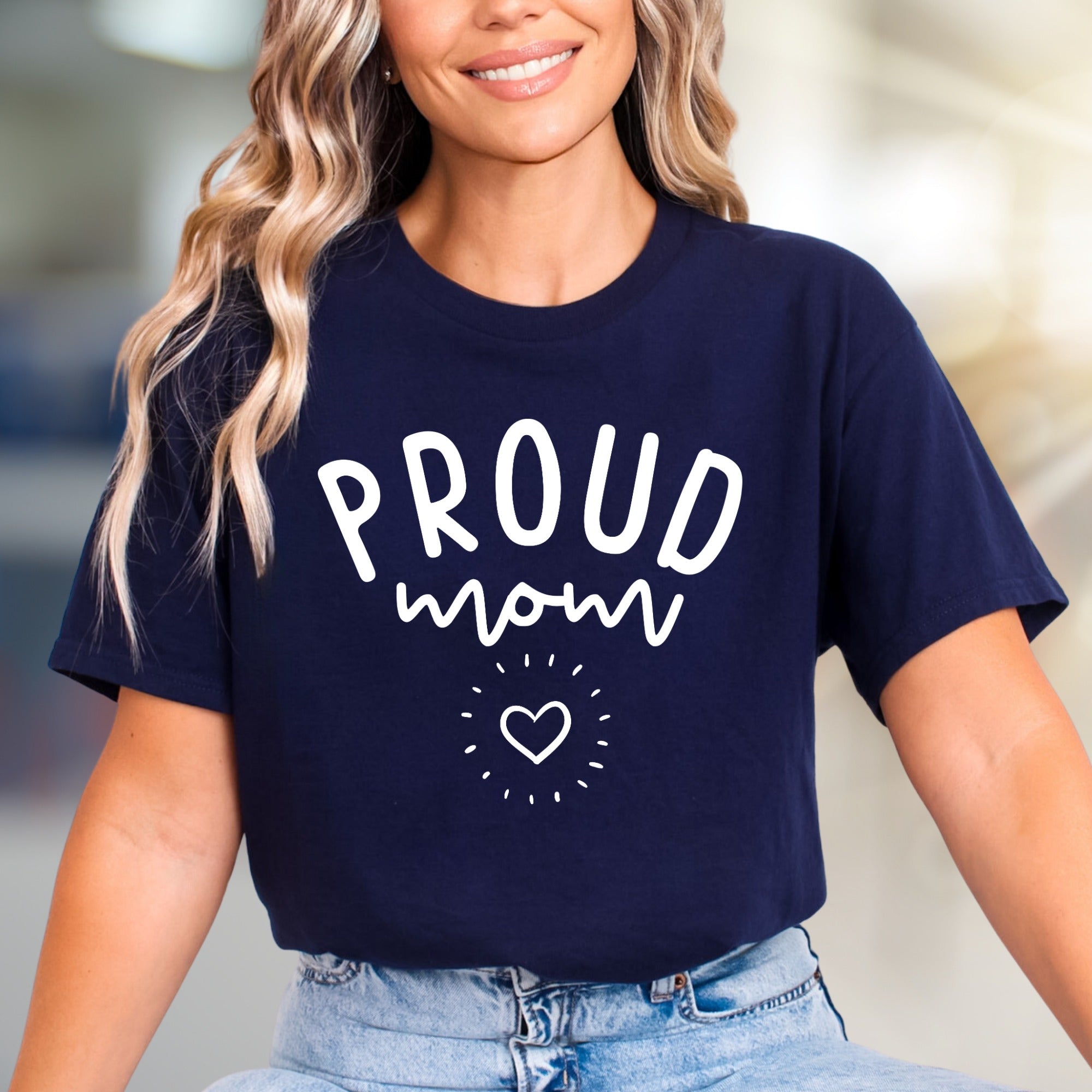"Proud Mom" Heart Graphic Tee, a Loving Pick for Everyday Style
