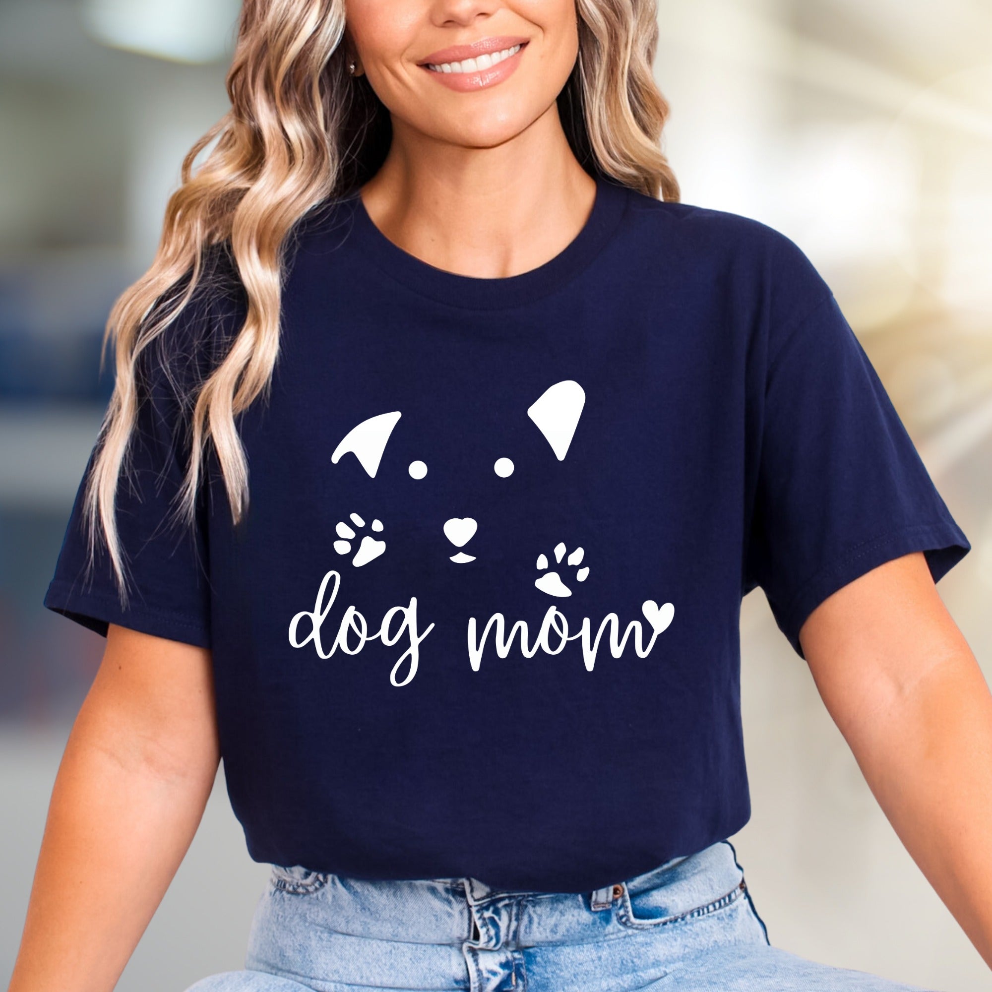 "Dog Mom" Canine Love Graphic Tee, a Heartfelt Pick for Pet Parents