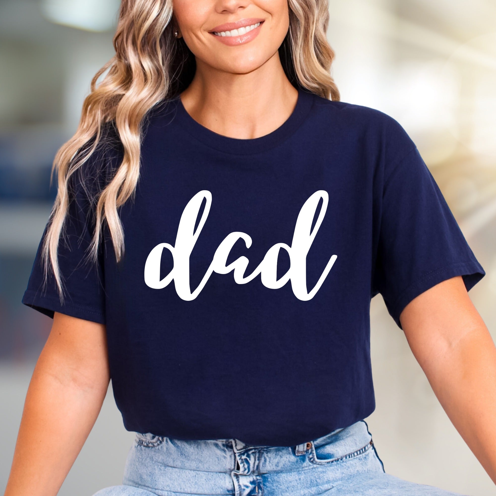 "dad" Script Tee, A Heartfelt Graphic Pick for Proud Parents