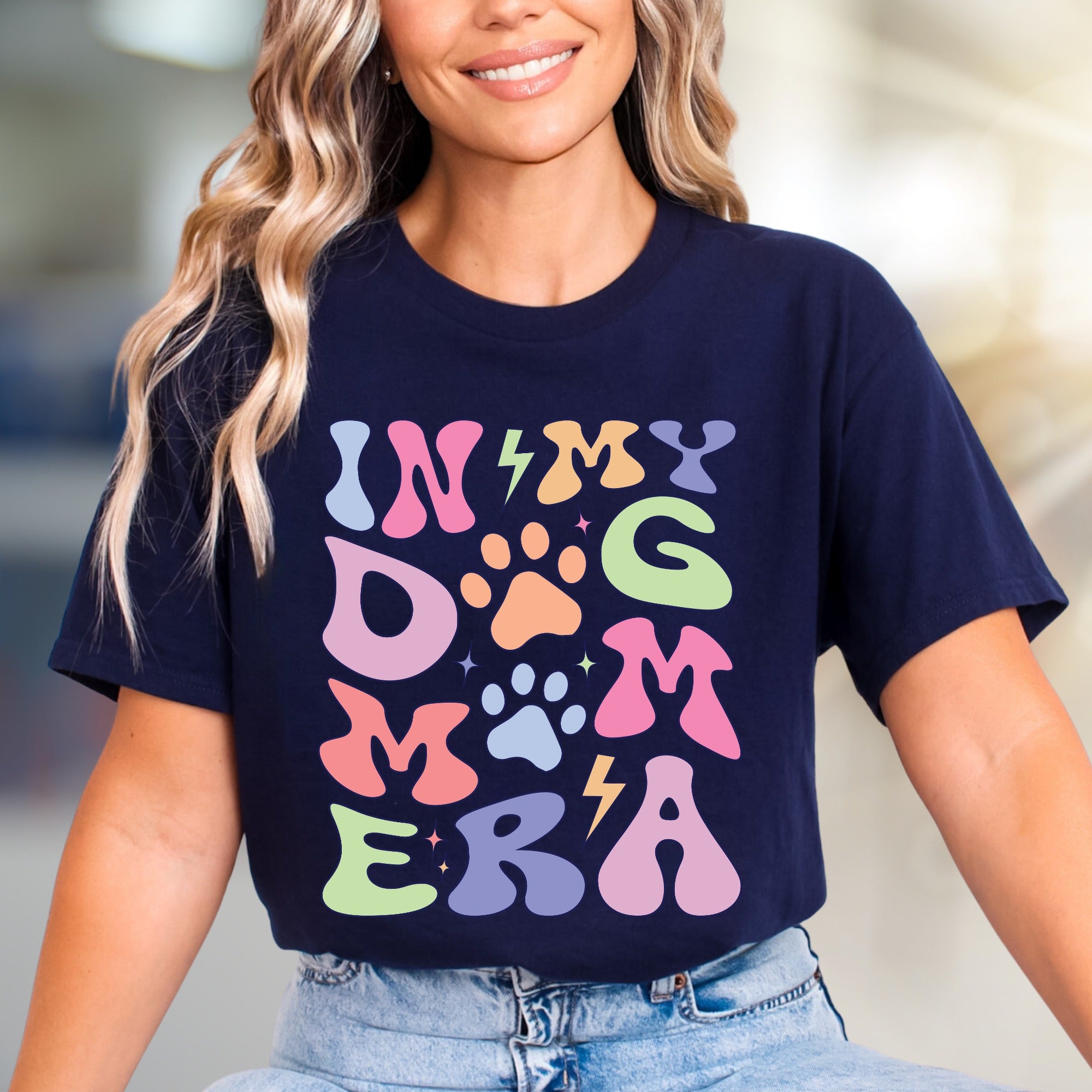 "In My Dog Mom Era" Retro Graphic Tee, a Vibrant Pick for Pet Lovers