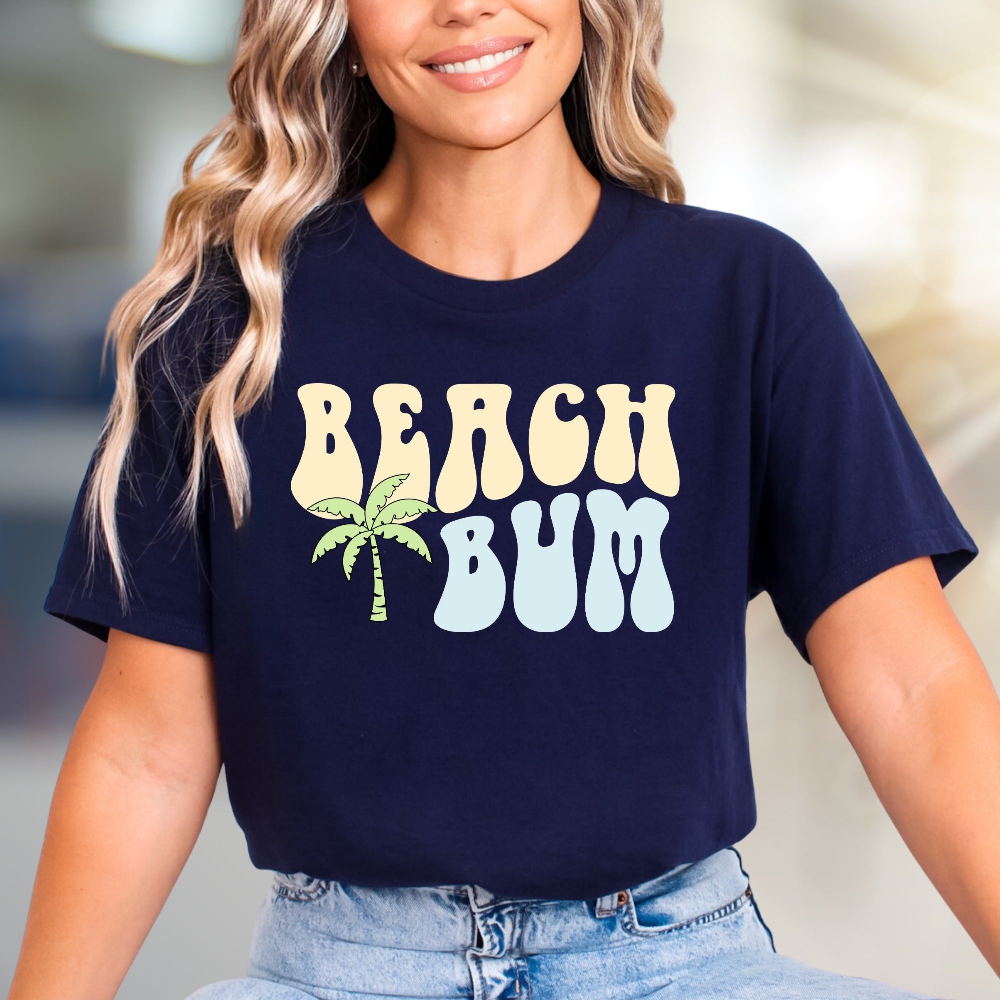 "Beach Bum" Retro Palm Graphic Tee, a Laid-Back Summer Pick for Vacationers