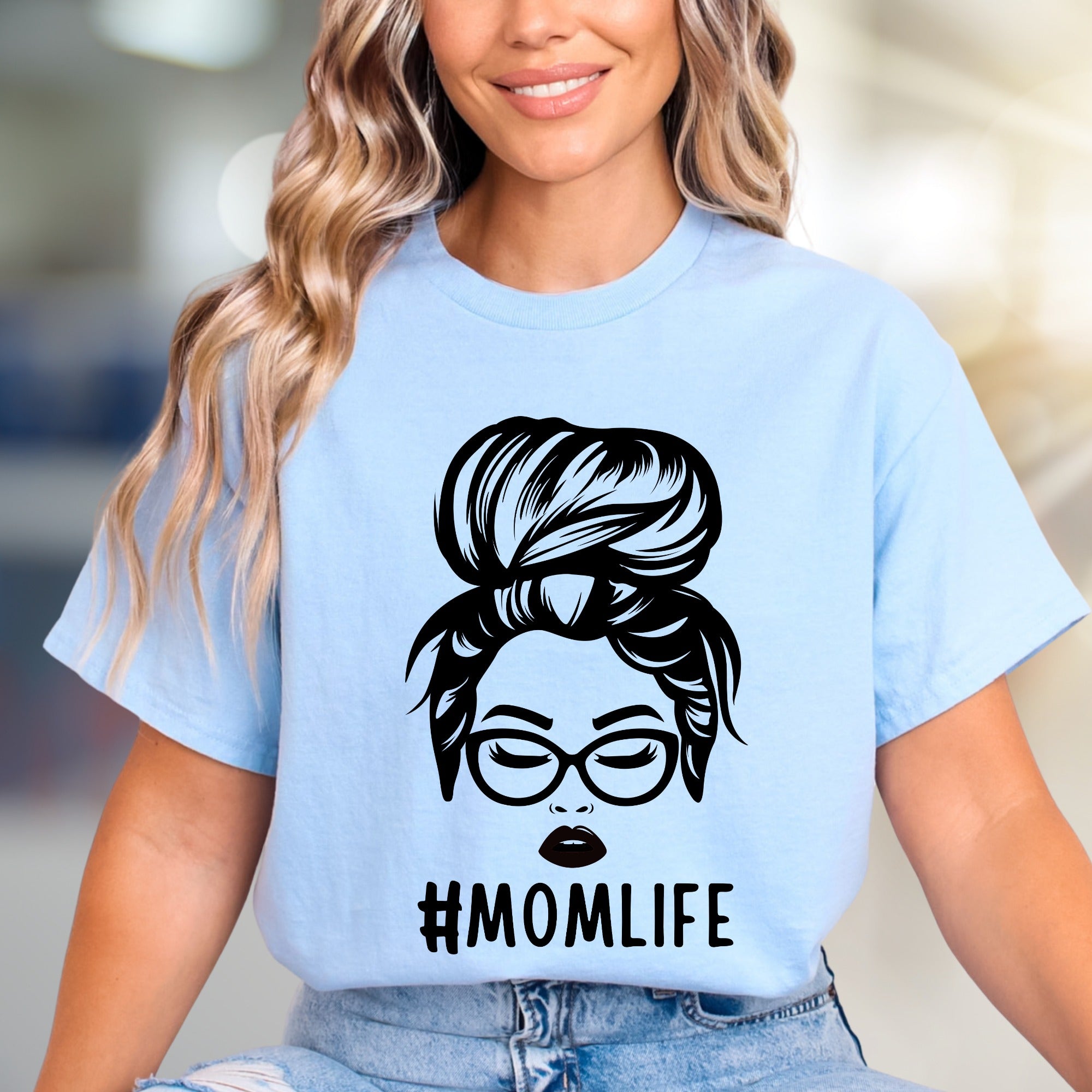 #MOMLIFE Messy Bun Afrocentric Graphic Tee, a Motherhood Style Pick for Everyday