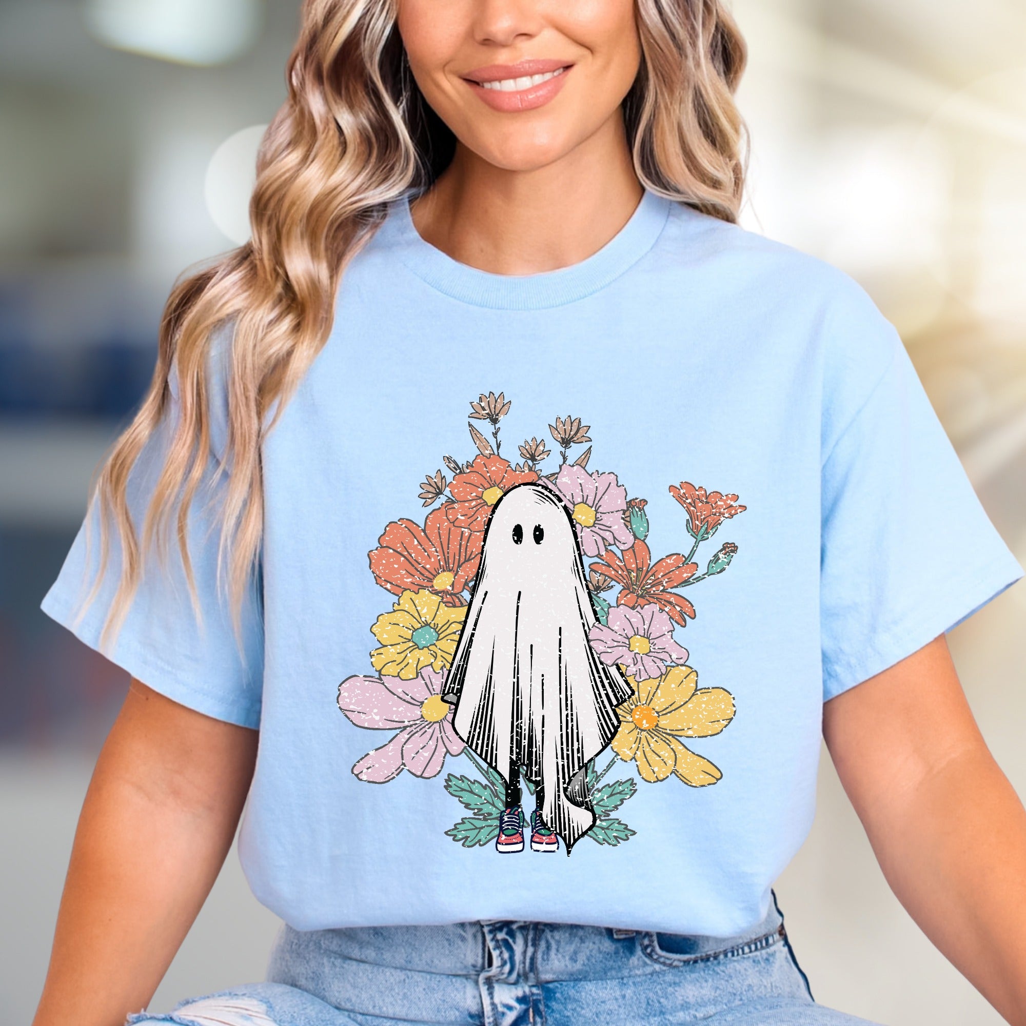 Floral Ghost Aesthetic Graphic Tee, a Whimsical Pick for Halloween & Beyond