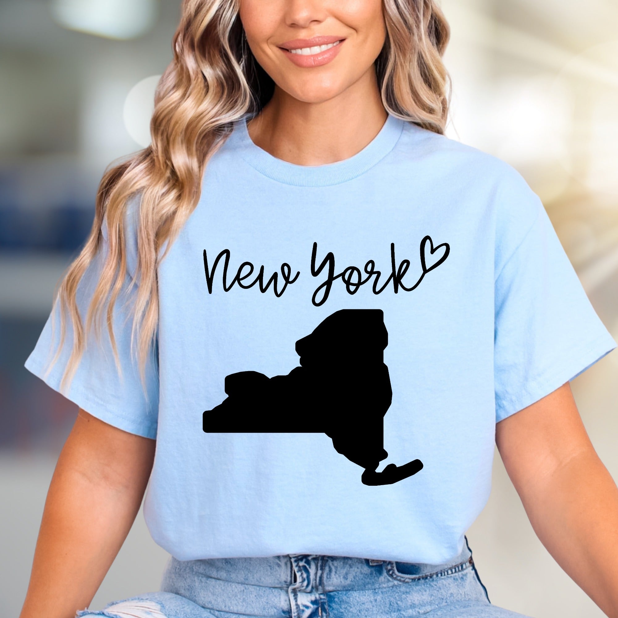 “New York” Landmark Graphic Tee, a State Pride Pick for Travelers