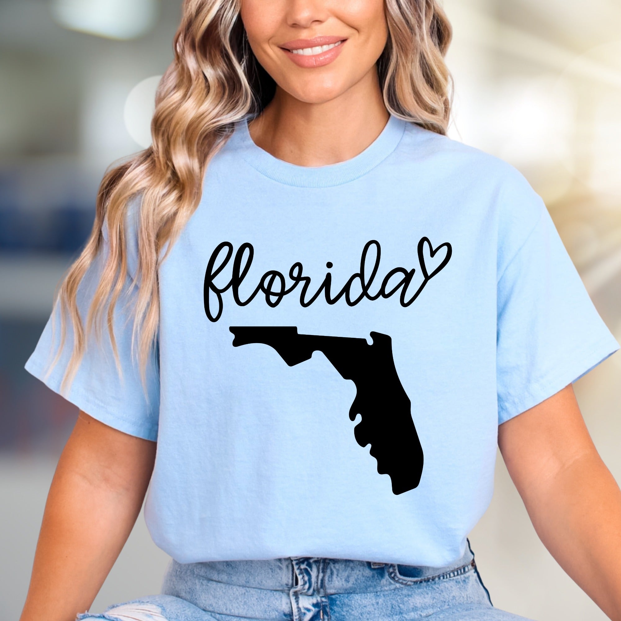 "Florida" State Outline & Script Graphic Tee, a Sunshine State Pick for Travelers