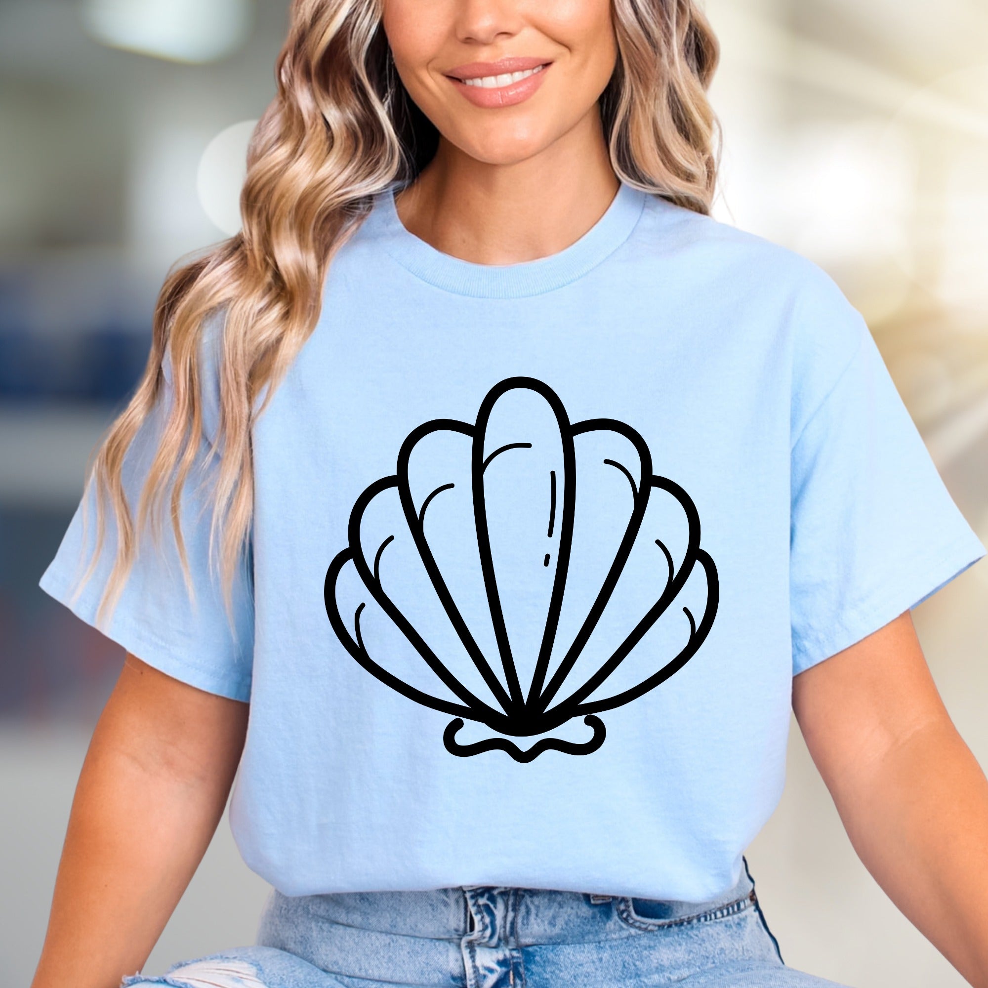 Minimalist Seashell Graphic Tee, A Coastal Chic Pick for Beach Lovers