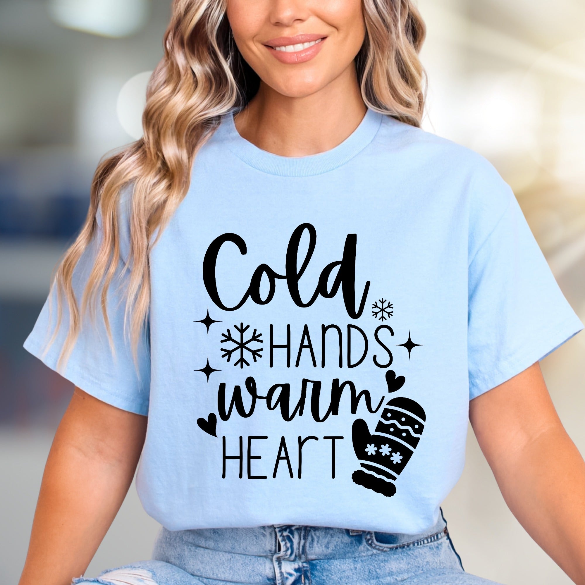 "Cold Hands Warm Heart" Winter Graphic Tee, a Cozy Pick for Holiday Enthusiasts