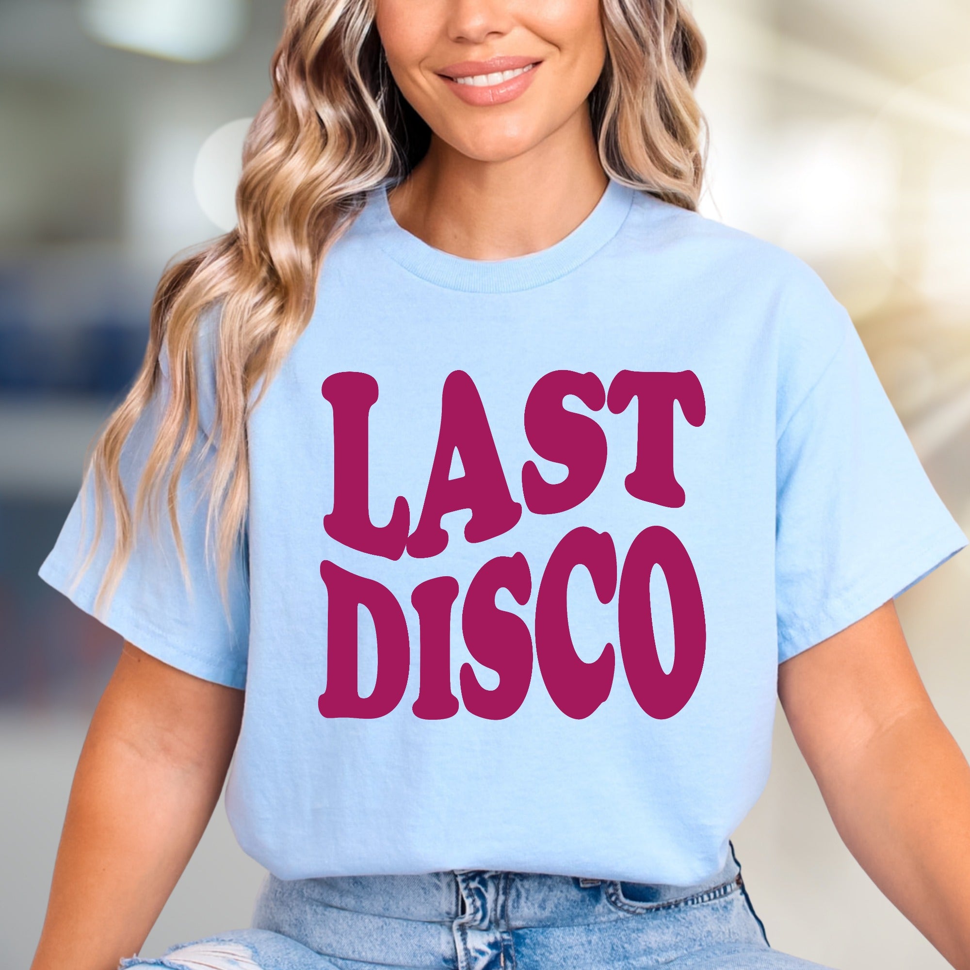 "Last Disco" Retro Graphic Tee, a Nostalgic Pick for Party-Goers