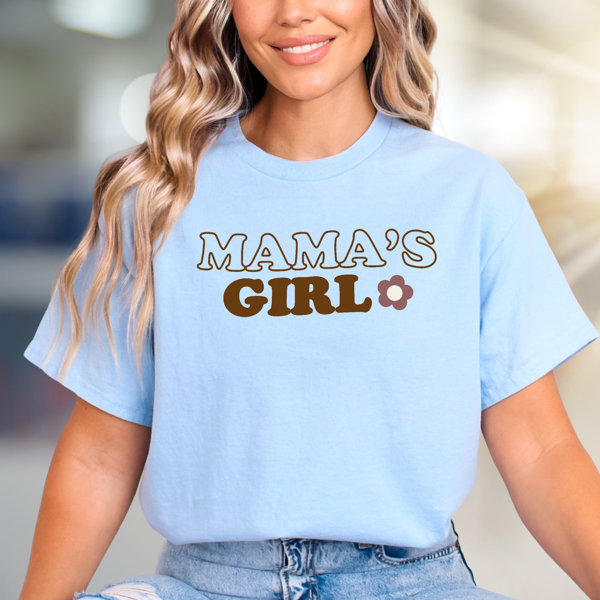 "Mama's Girl" Retro Flower Graphic Tee, a Sweet Family Pick for Loved Ones