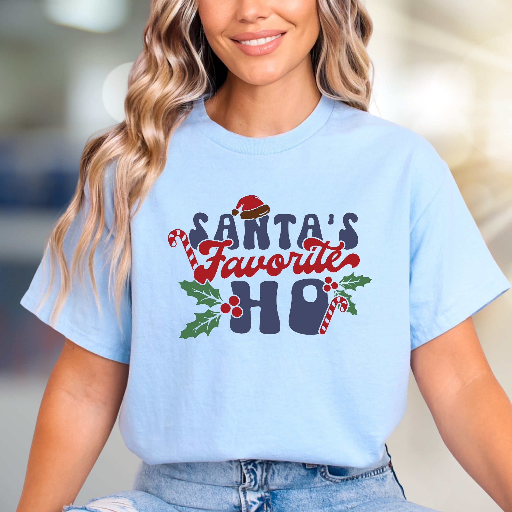 “Santa’s Favorite Ho” Playful Christmas Graphic Tee, a Festive Fun Pick for Holiday Lovers