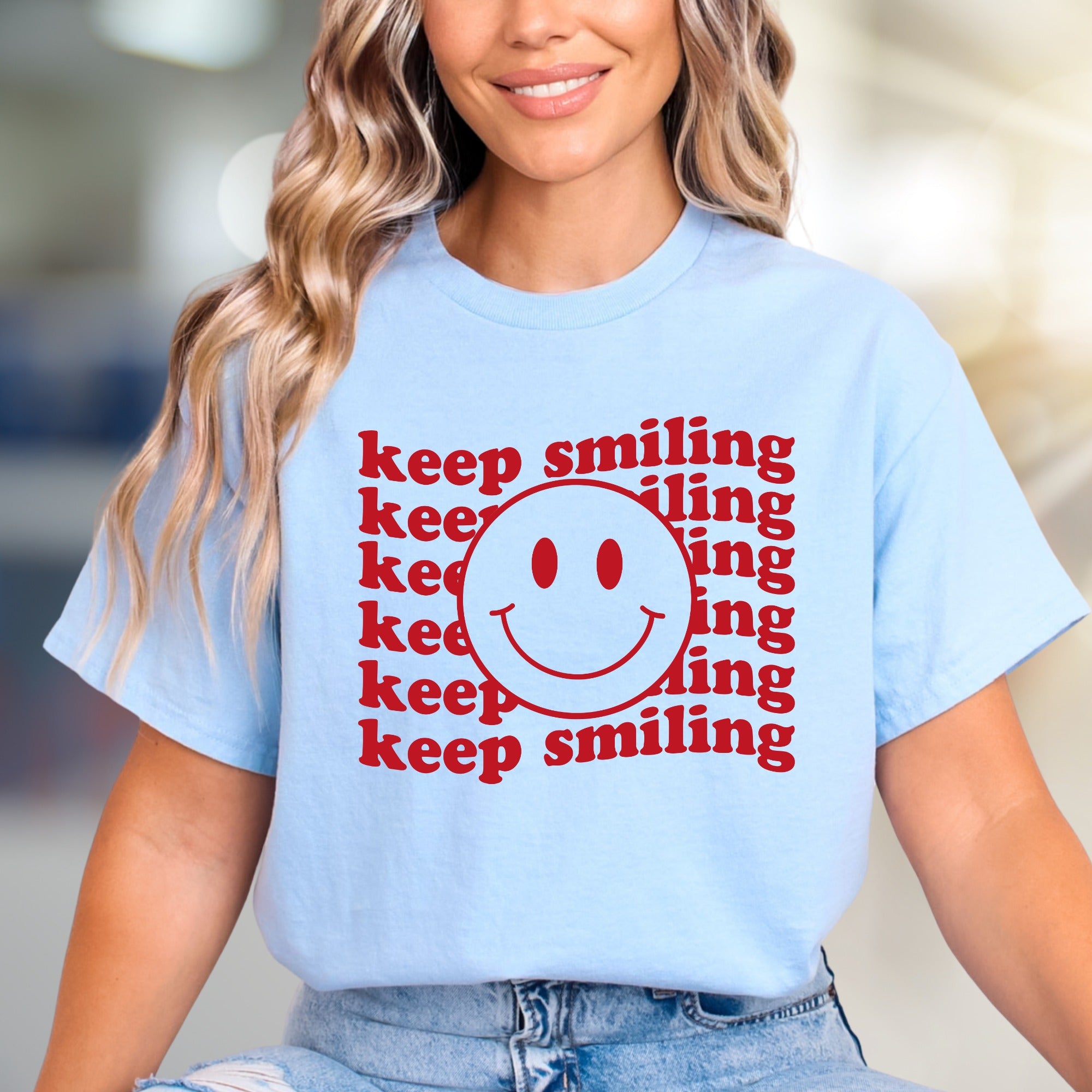 "keep smiling" Retro Smiley Face Graphic Tee, a Positive Vibe Pick for Everyone