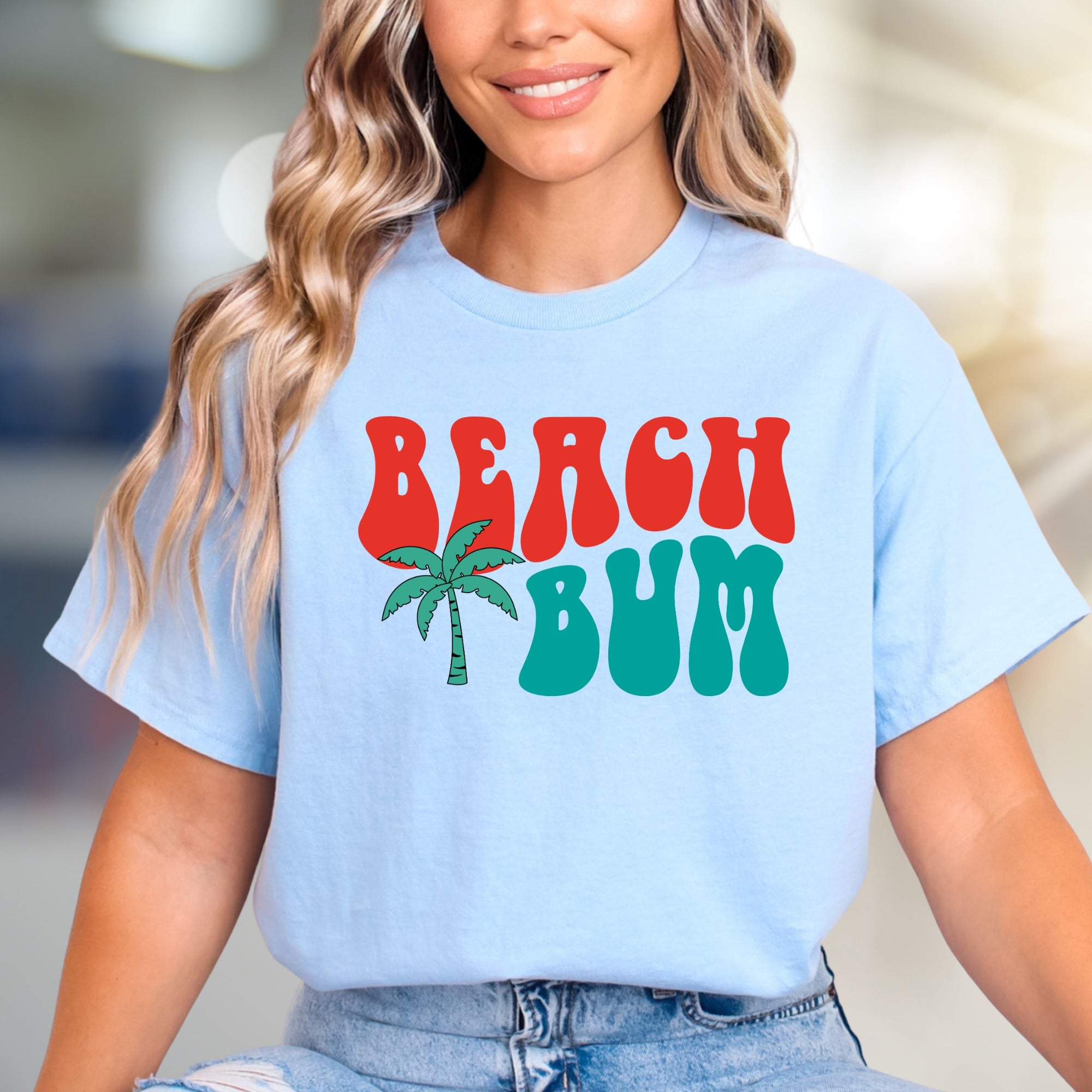 "Beach Bum" Retro Palm Graphic Tee, a Laid-Back Summer Pick for Vacationers