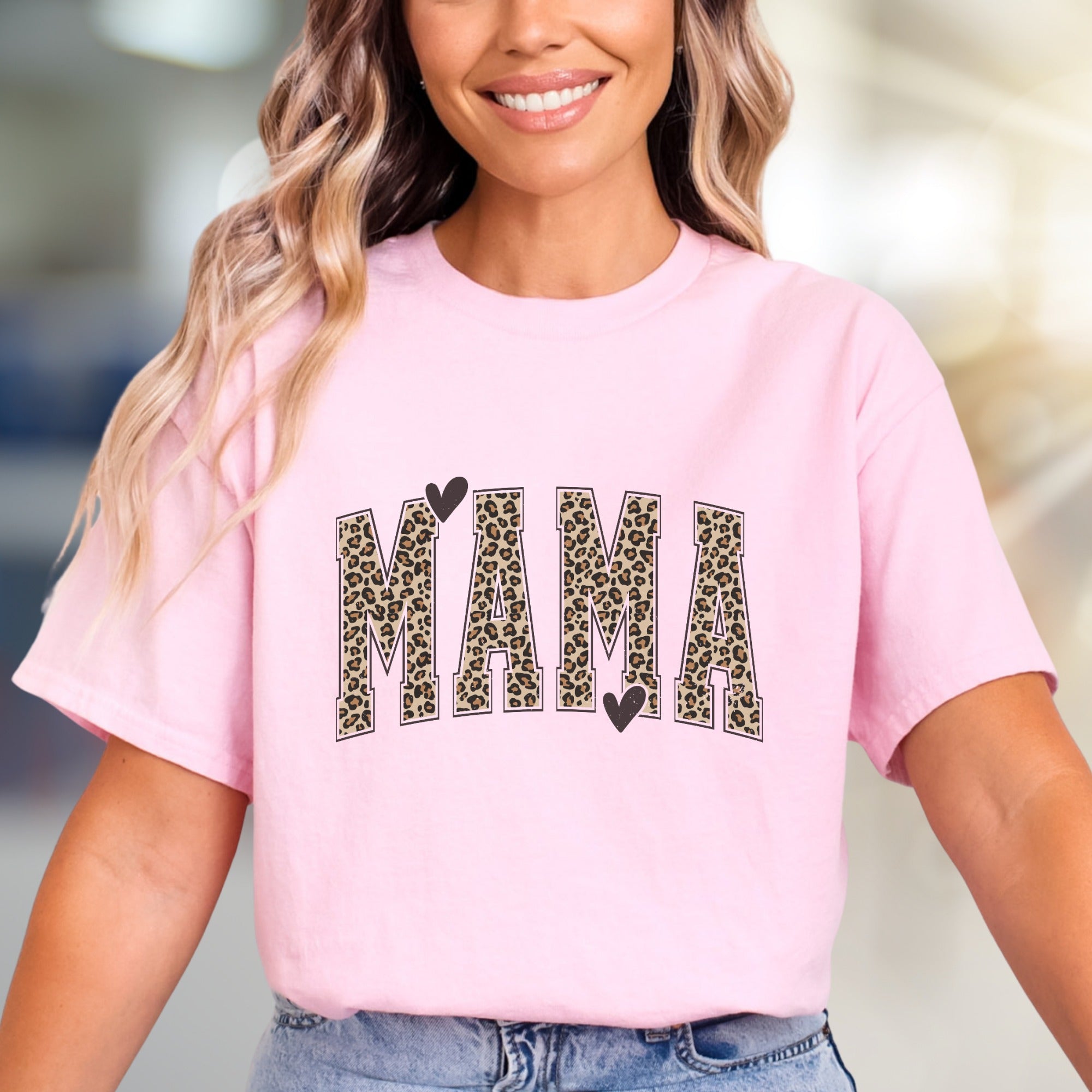 "MAMA" Leopard Print Graphic Tee, a Chic Motherhood Pick for Style Enthusiasts