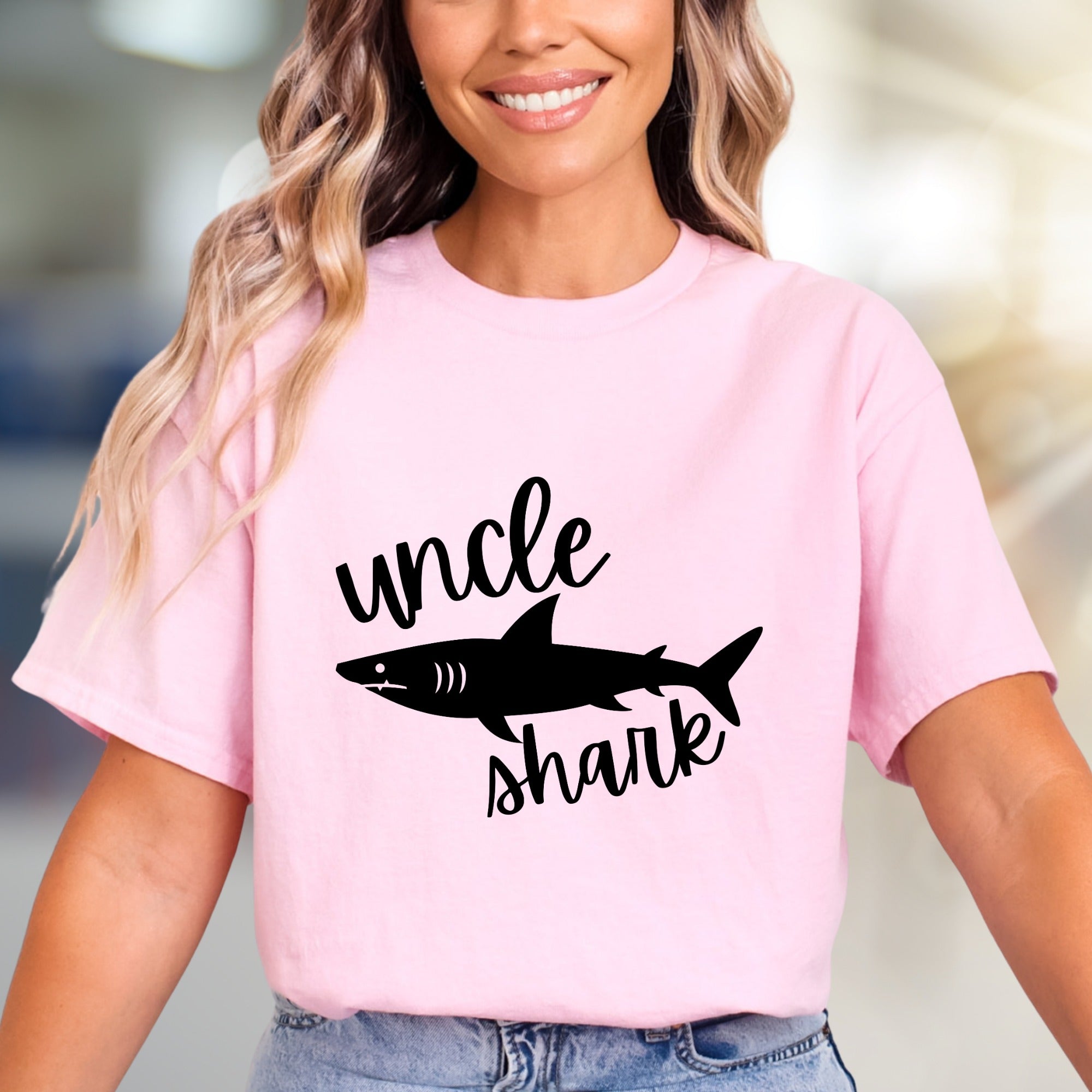 "Uncle Shark" Family Fun Graphic Tee, a Playful Pick for Every Cool Uncle