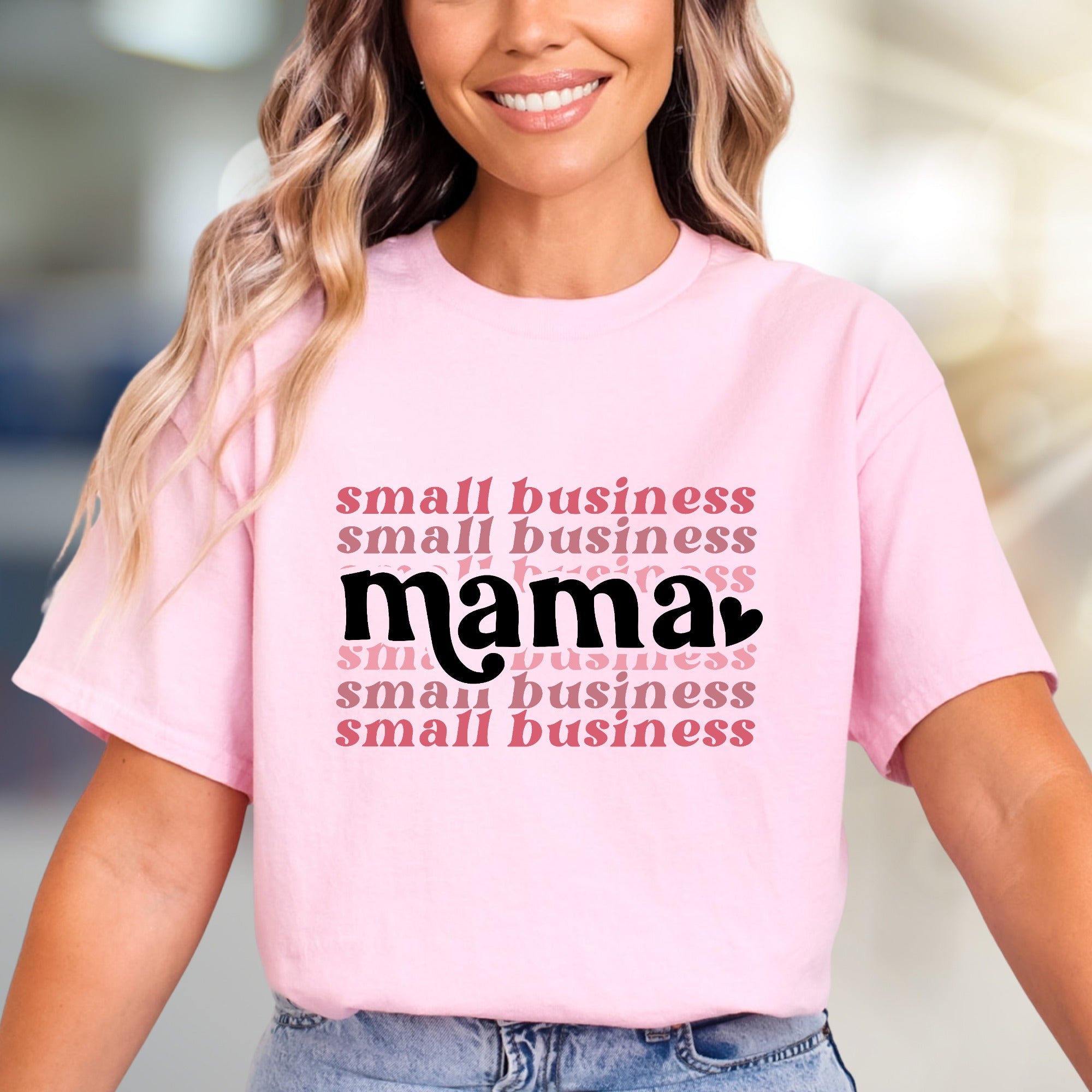 "Small Business Mama" Retro Graphic Tee, a Heartfelt Pick for Entrepreneurial Moms