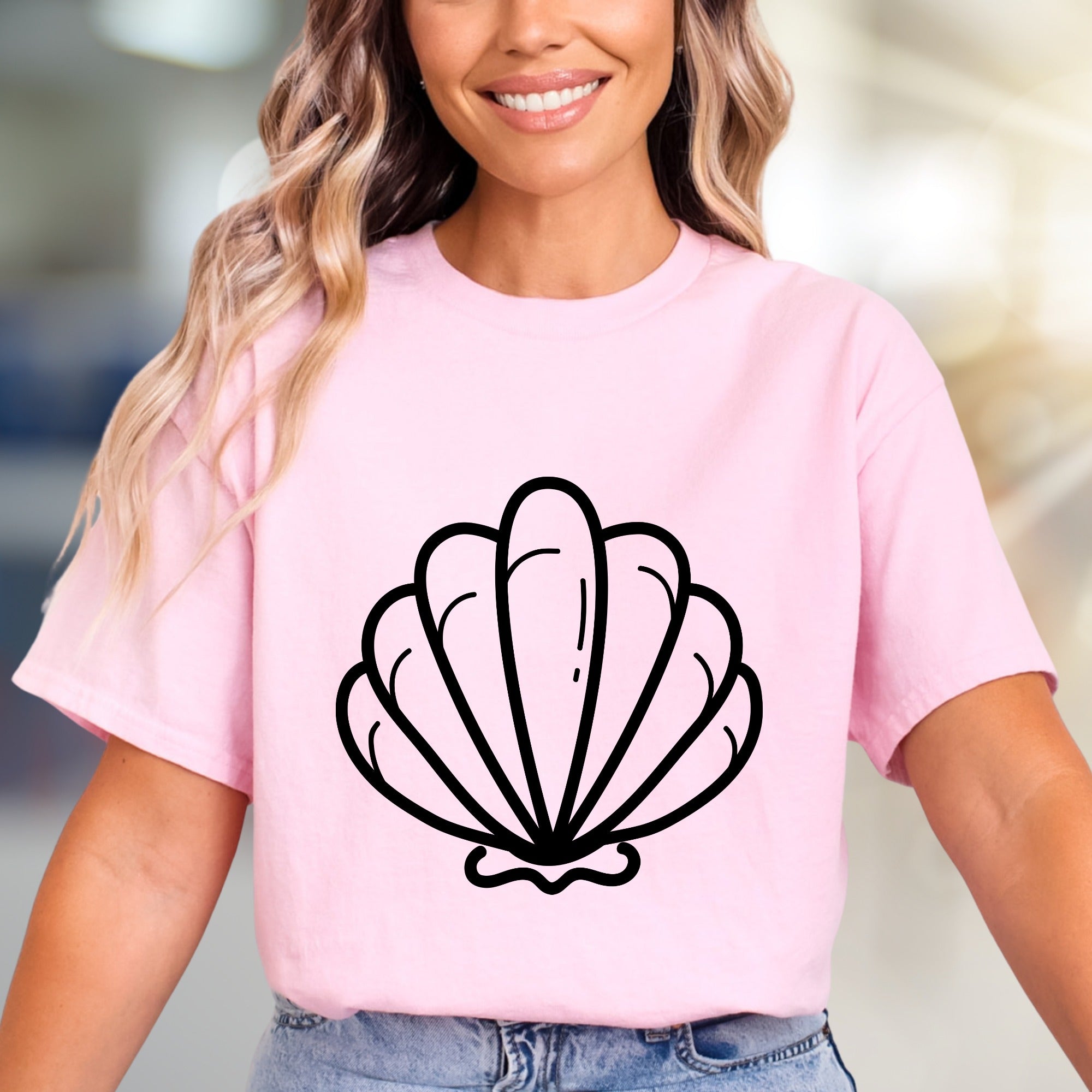 Minimalist Seashell Graphic Tee, A Coastal Chic Pick for Beach Lovers