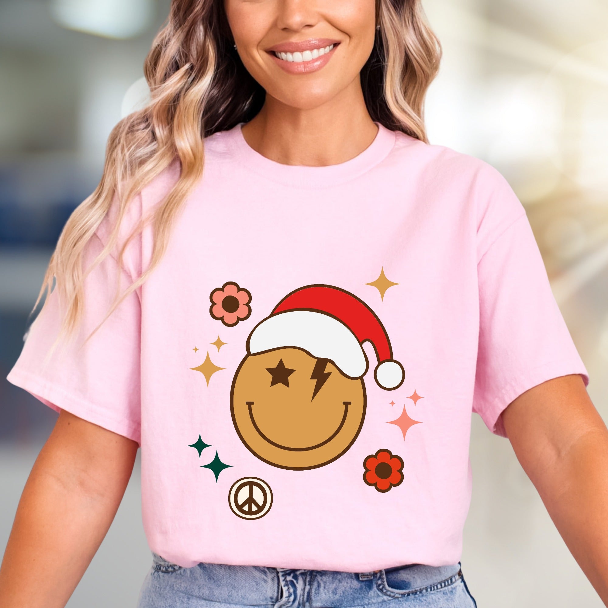 Jolly Santa Smiley Face Retro Graphic Tee, a Festive Vibe for Holiday Lovers