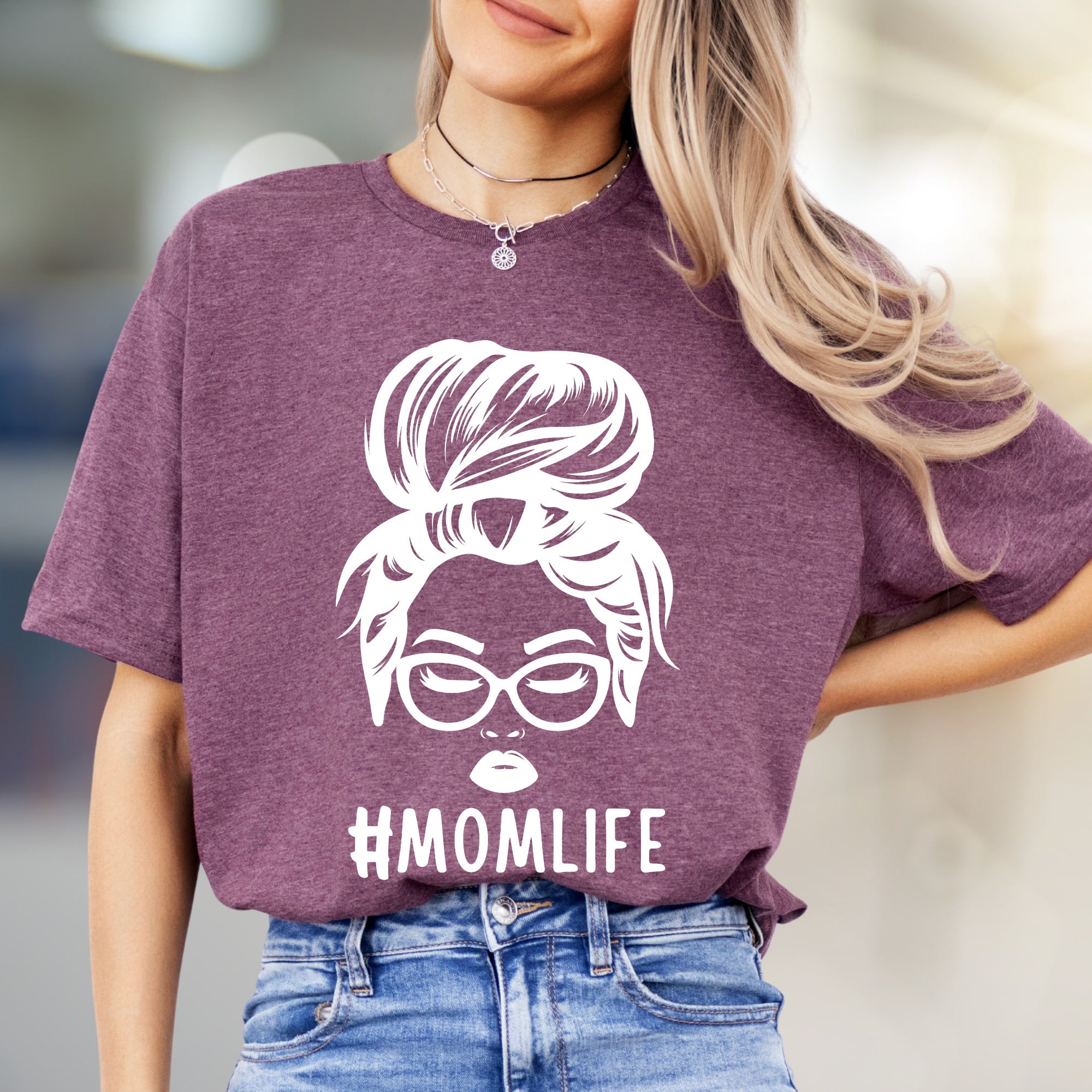 #MOMLIFE Messy Bun Afrocentric Graphic Tee, a Motherhood Style Pick for Everyday