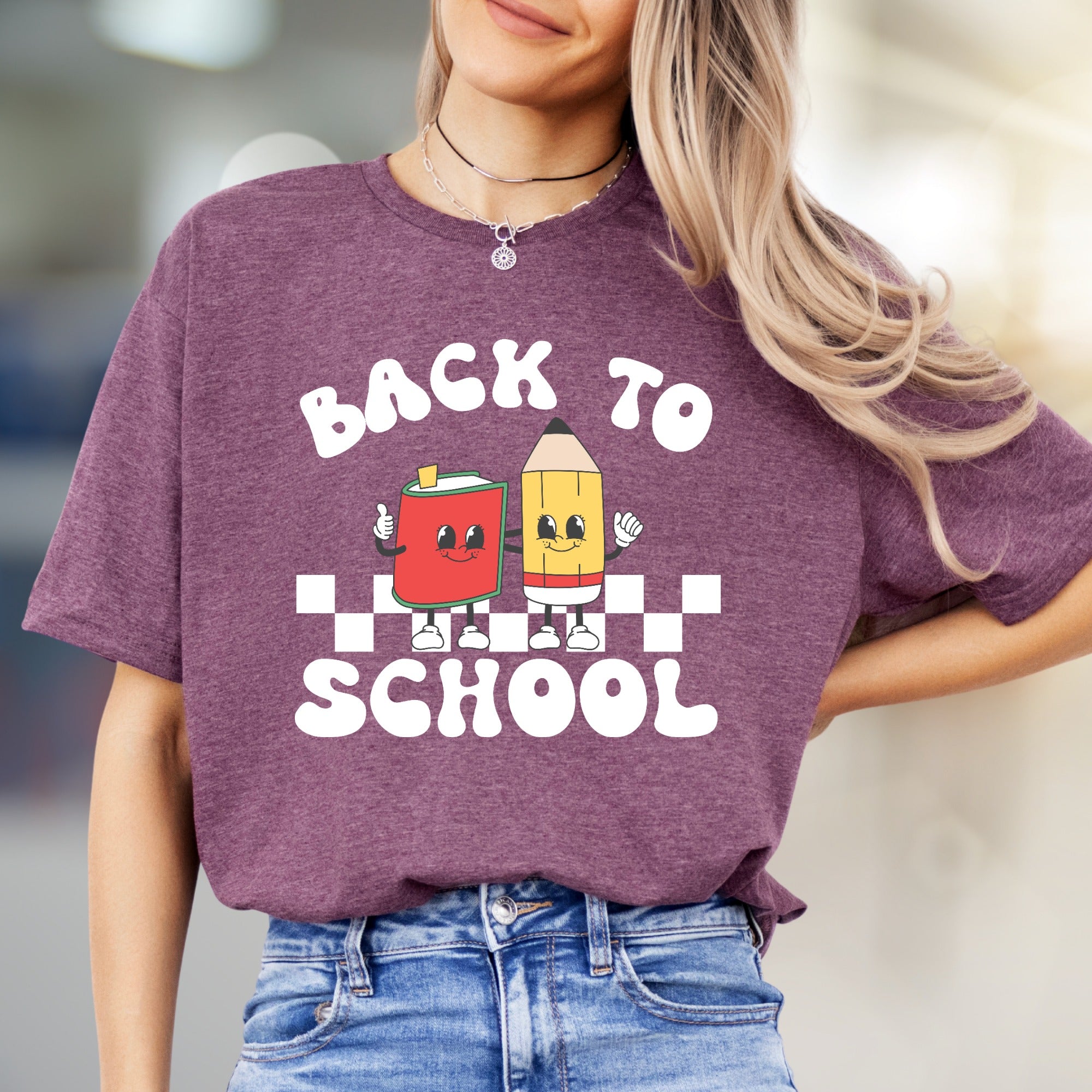 "Back To School" Retro Graphic Tee, a Nostalgic Pick for Students & Teachers