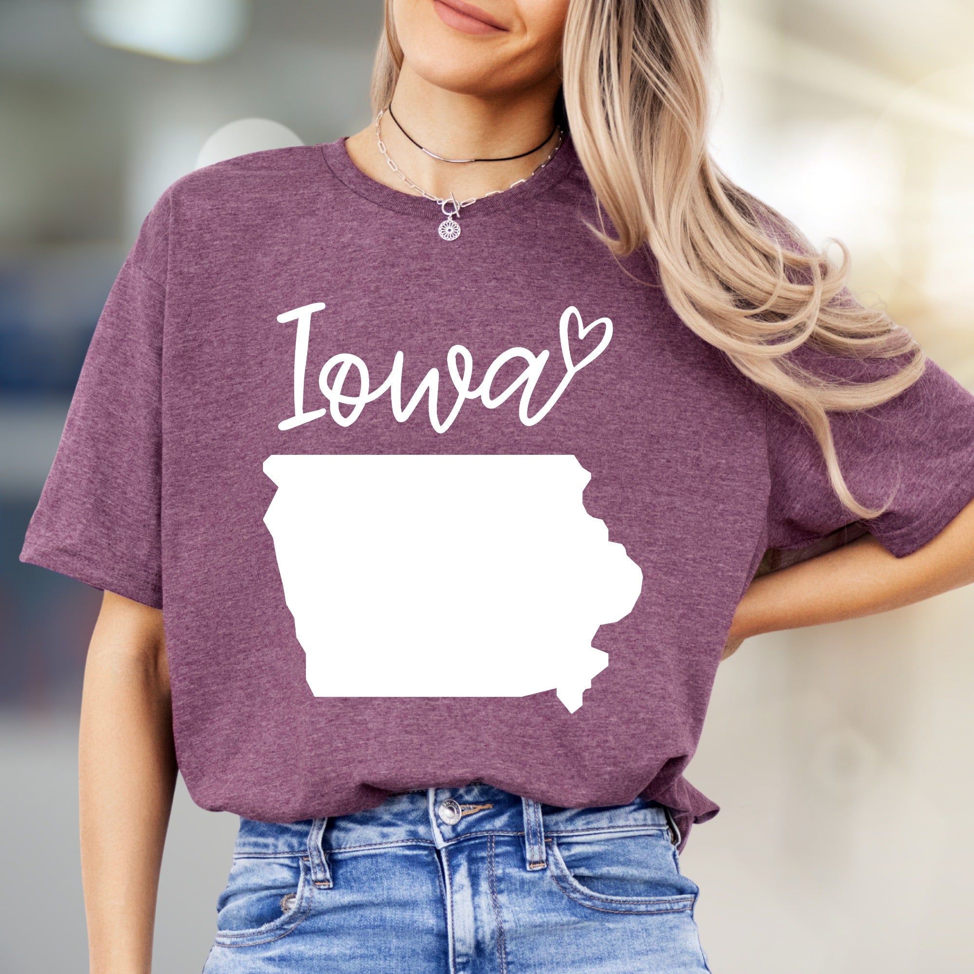 “Iowa” State Outline Graphic Tee, a Hometown Love Pick for Residents