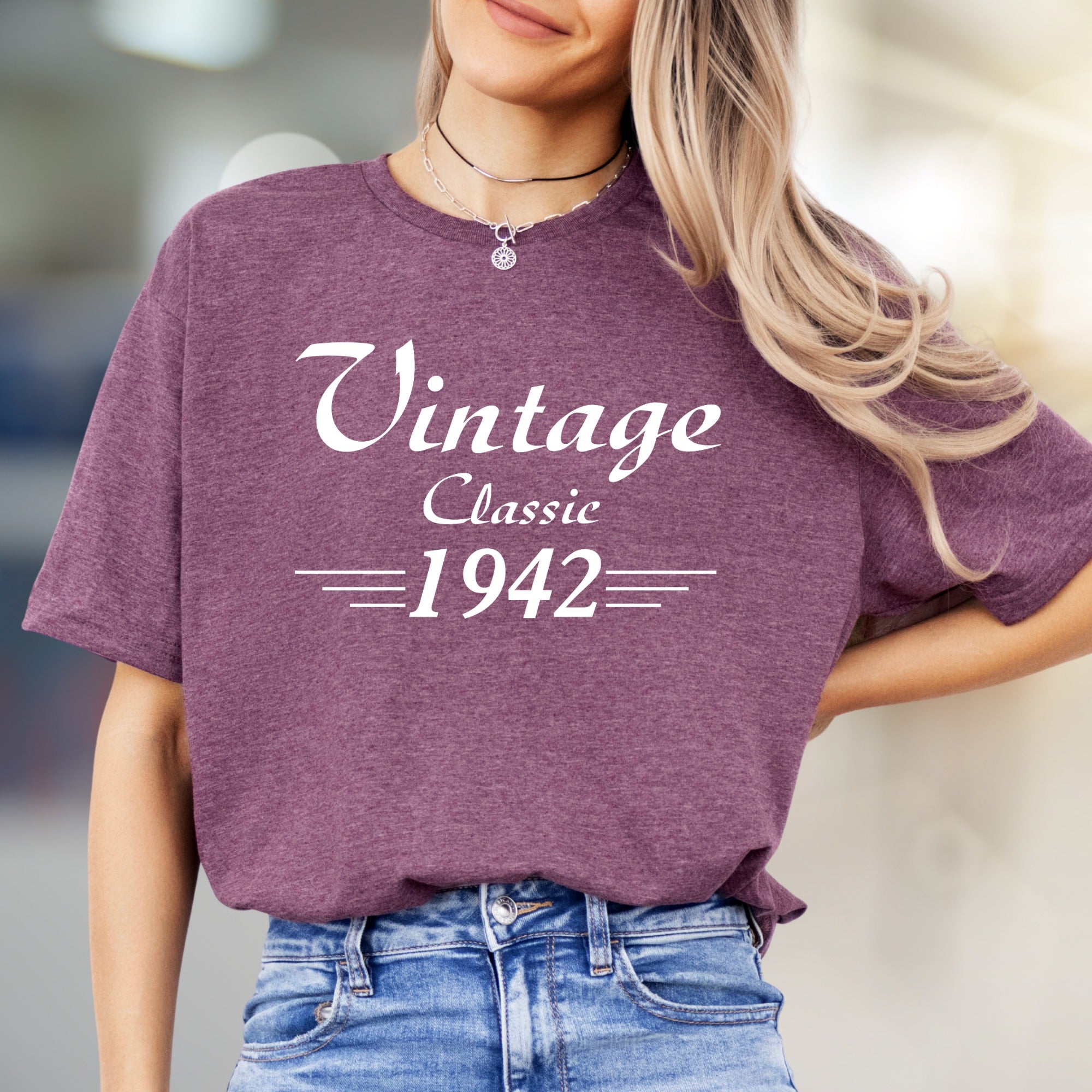 "Vintage Classic 1942" Retro Style Graphic Tee, a Nostalgic Pick for History Lovers