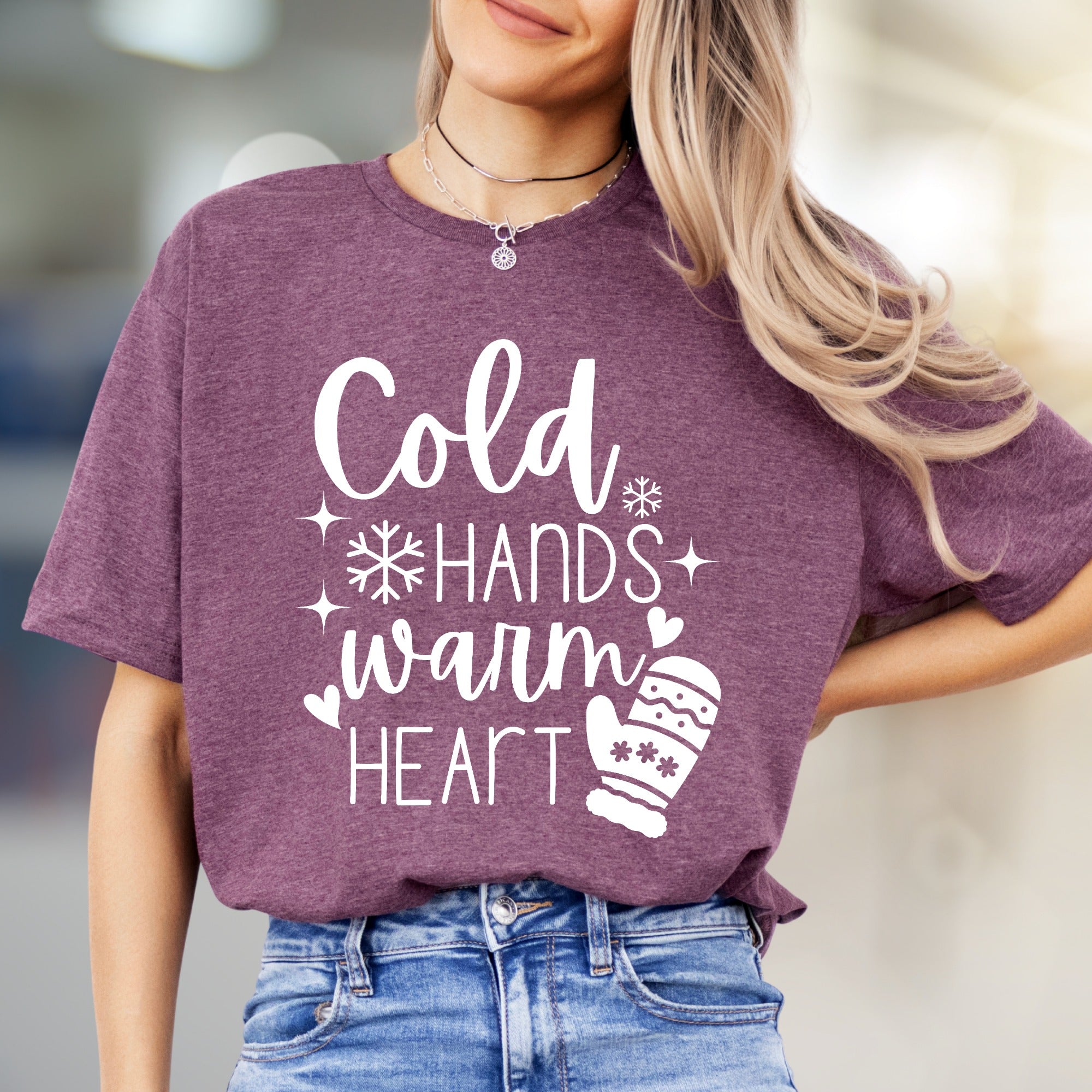 "Cold Hands Warm Heart" Winter Graphic Tee, a Cozy Pick for Holiday Enthusiasts