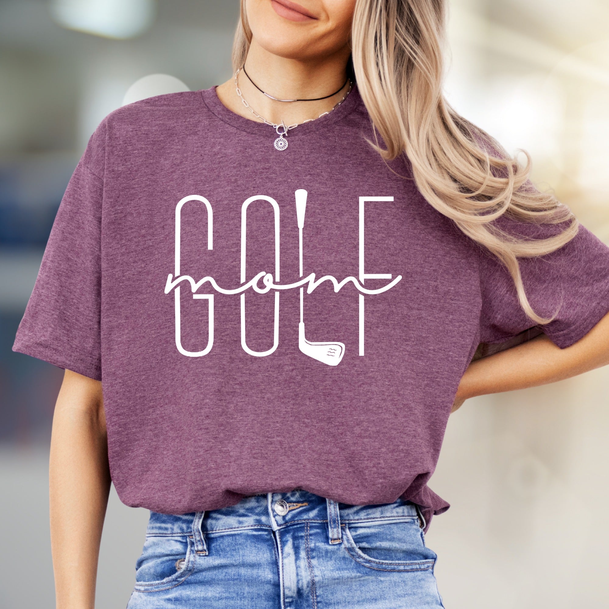 "GOLF mom" Golf Club Graphic Tee, a Sporty Pick for Dedicated Moms