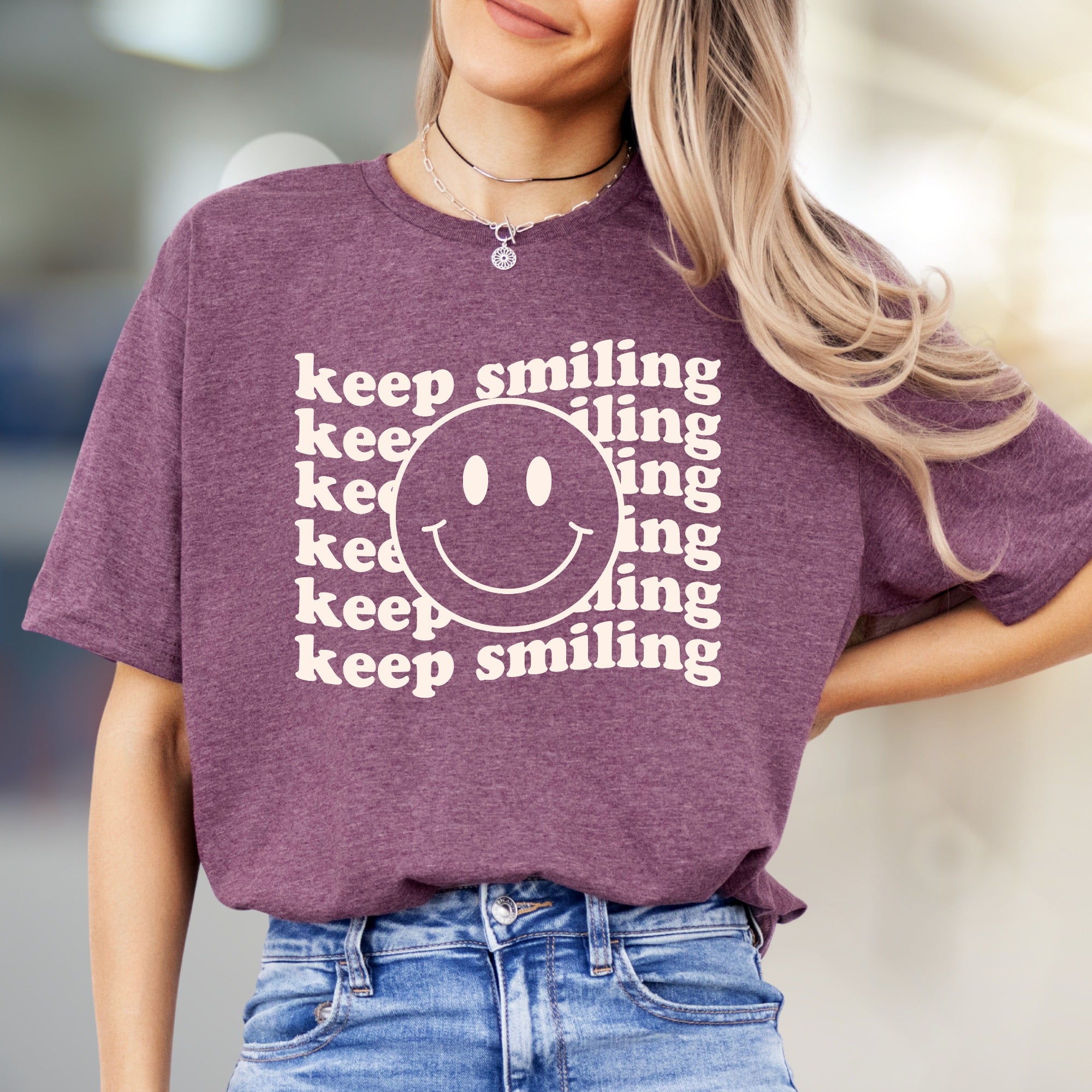 "keep smiling" Retro Smiley Face Graphic Tee, a Positive Vibe Pick for Everyone