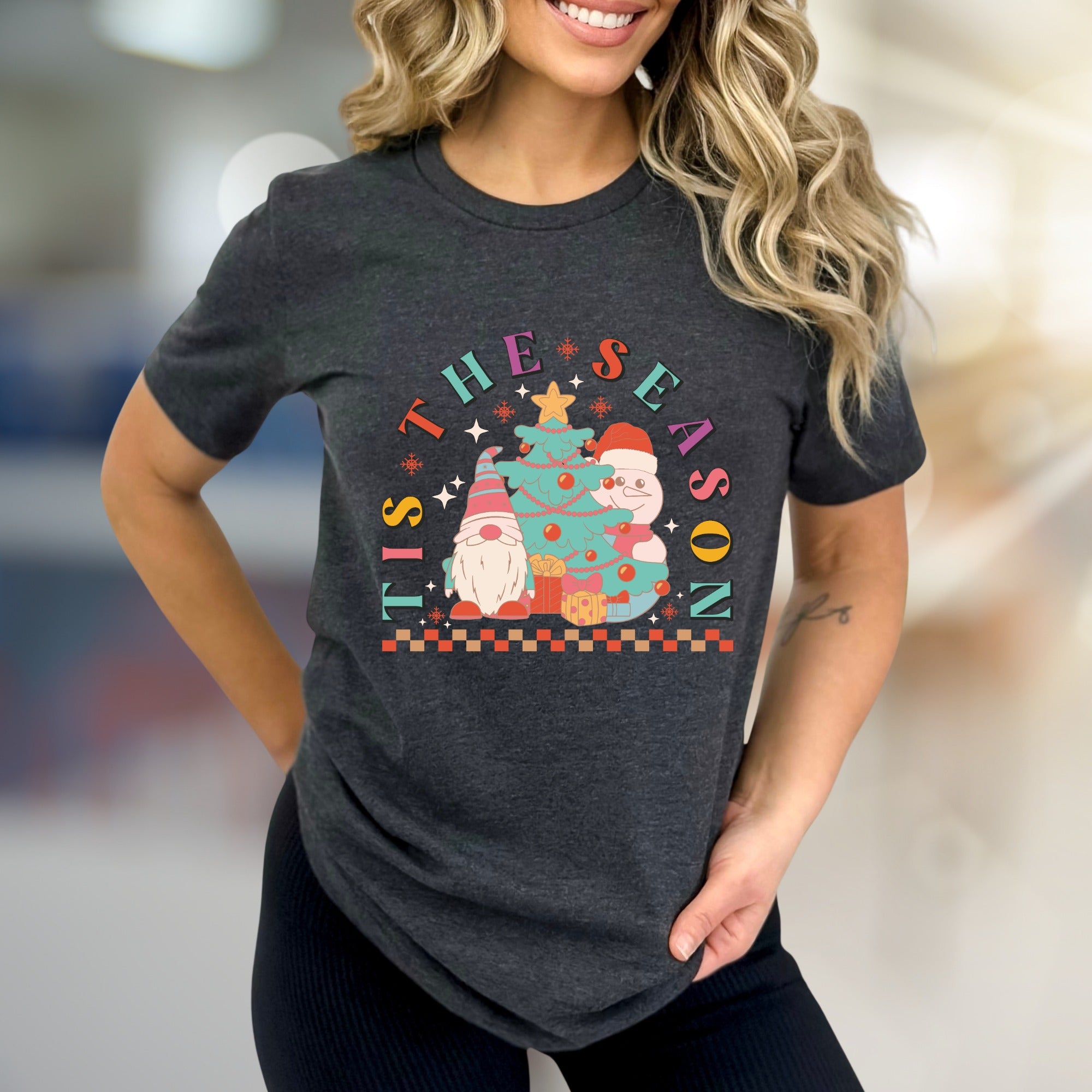 "Tis The Season" Retro Christmas Graphic Tee, a Festive Pick for Holiday Lovers