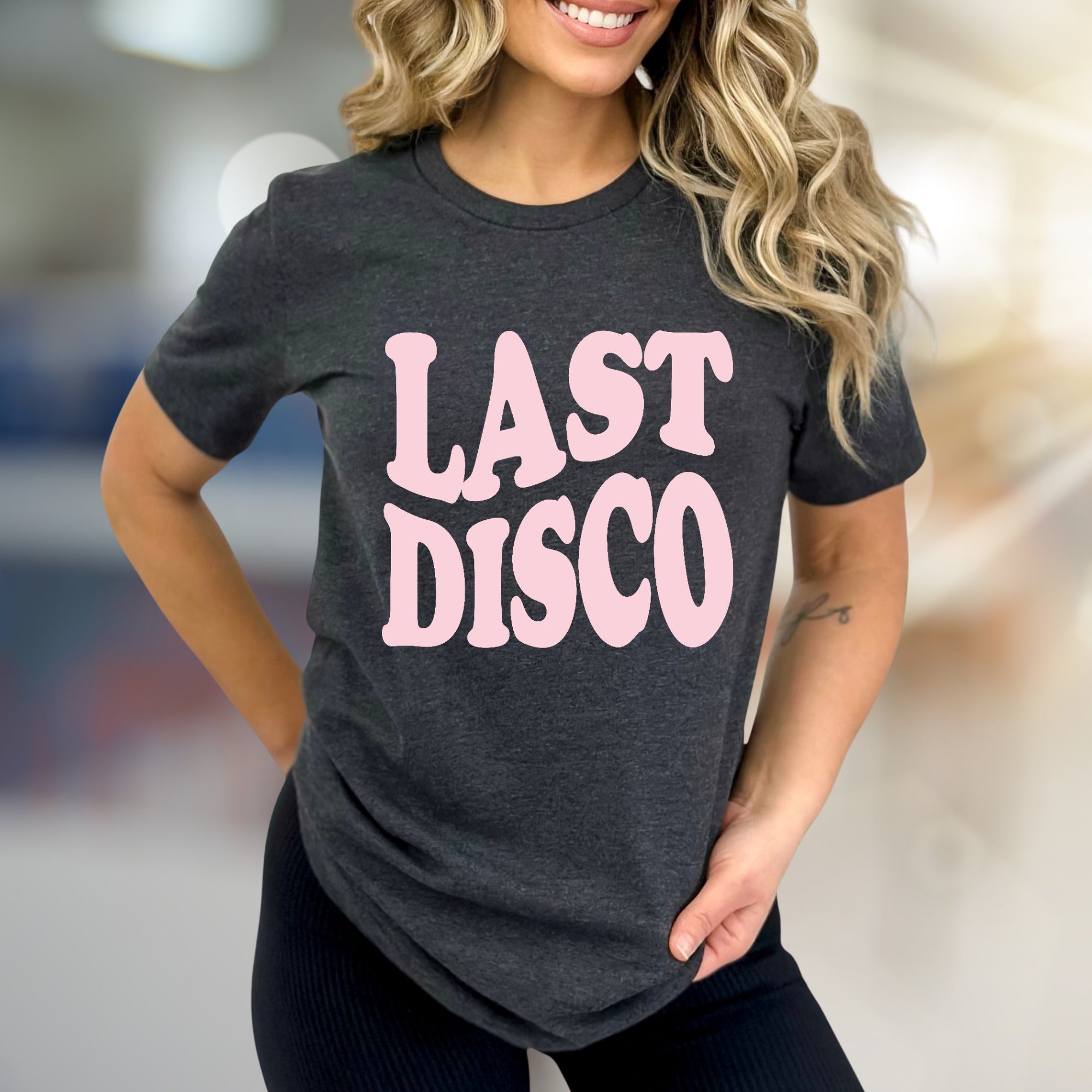 "Last Disco" Retro Graphic Tee, a Nostalgic Pick for Party-Goers