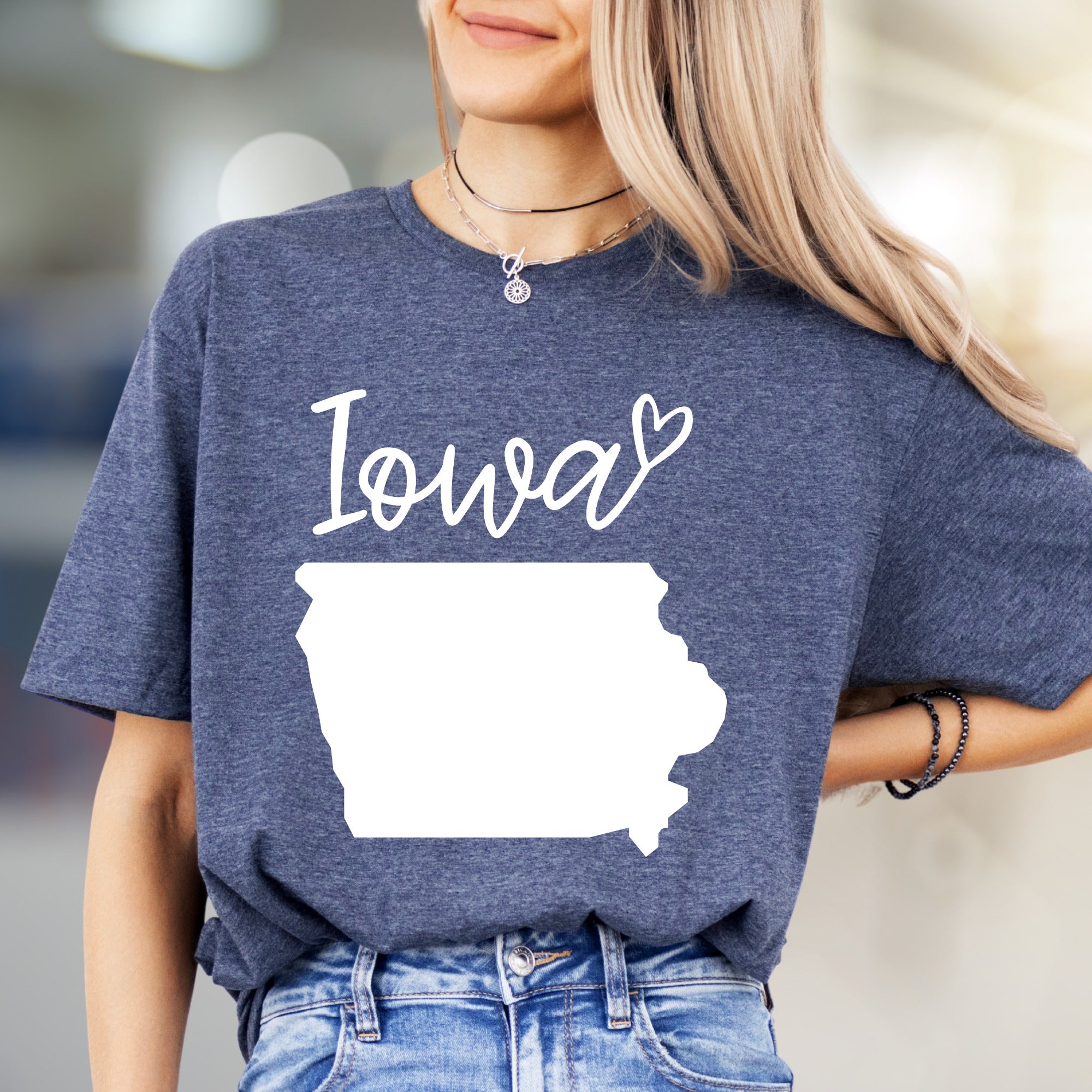 “Iowa” State Outline Graphic Tee, a Hometown Love Pick for Residents