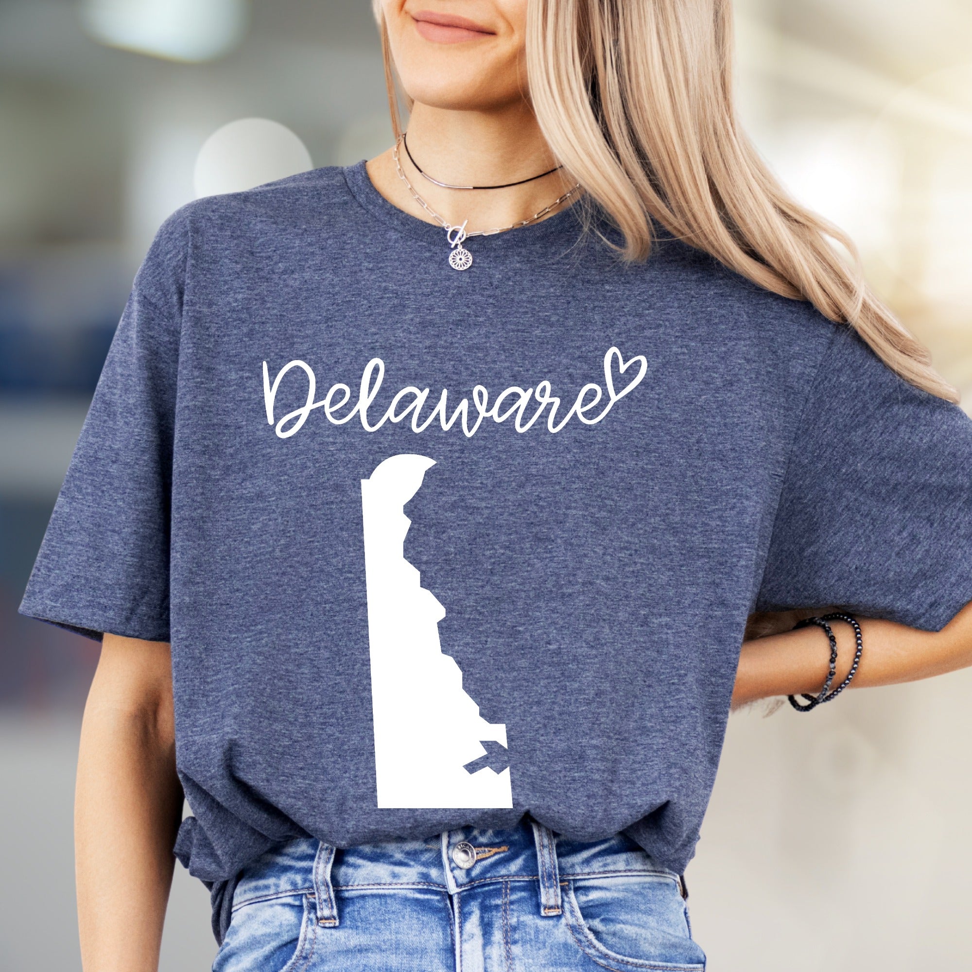 "Delaware" State Map Graphic Tee, a Hometown Pride Pick for Residents & Fans