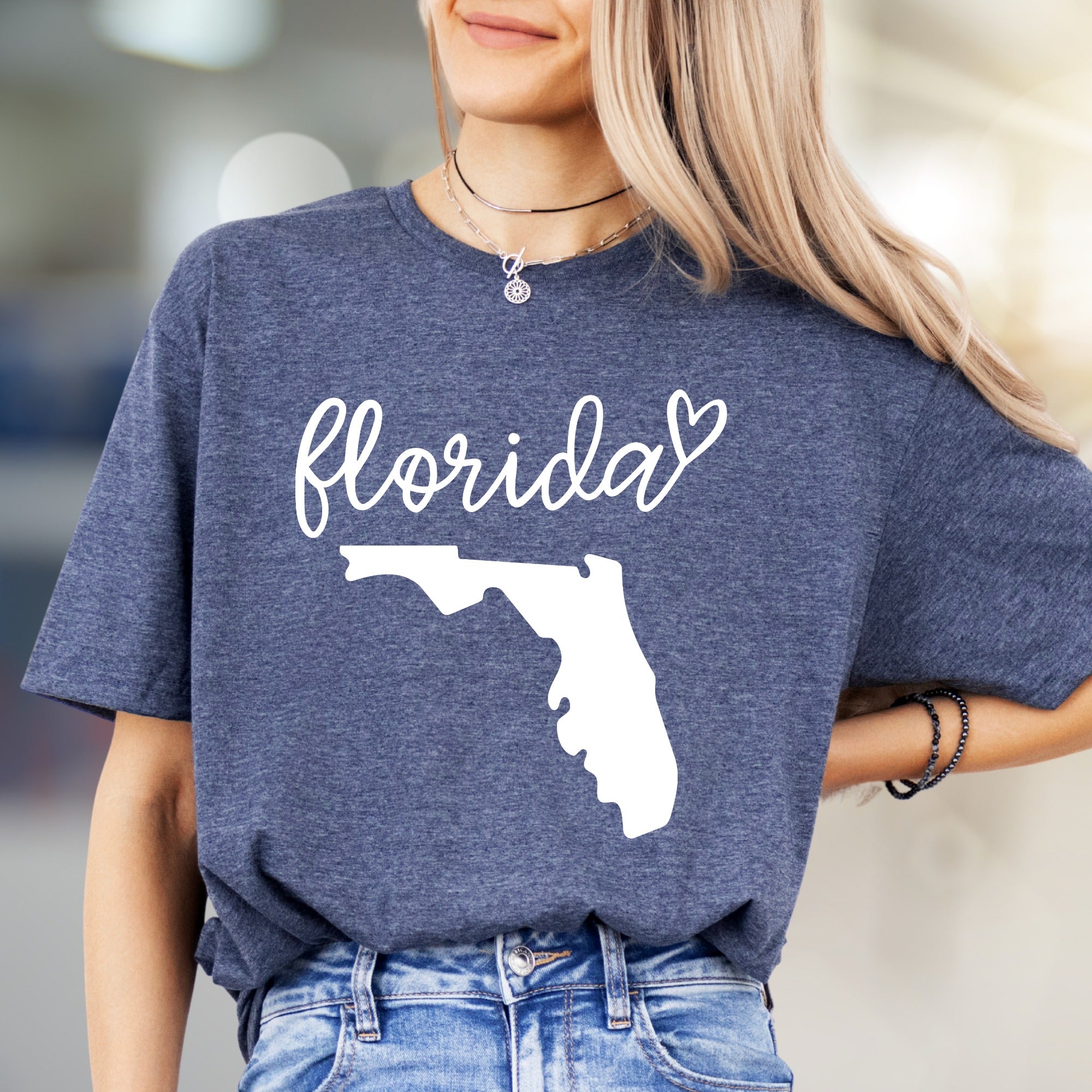 "Florida" State Outline & Script Graphic Tee, a Sunshine State Pick for Travelers