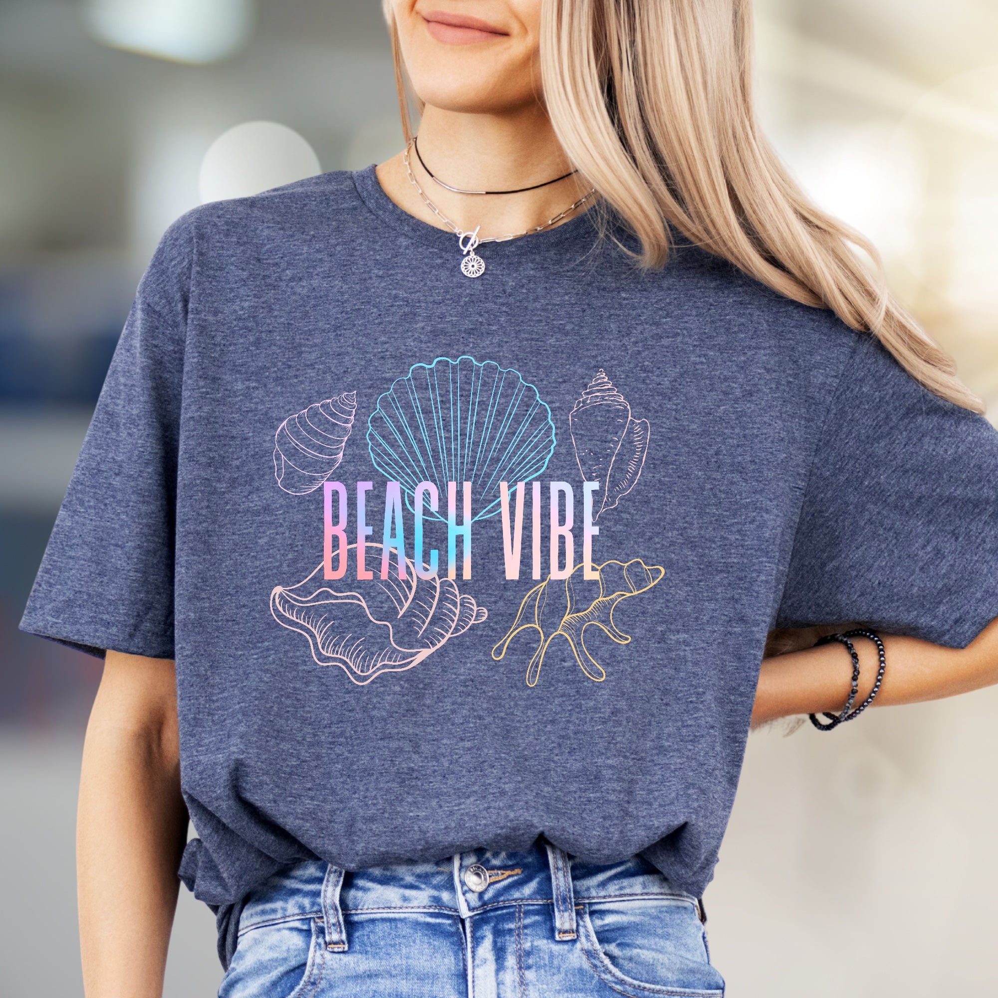 "BEACH VIBE" Seashell Gradient Graphic Tee, a Coastal Chic Pick for Ocean Lovers