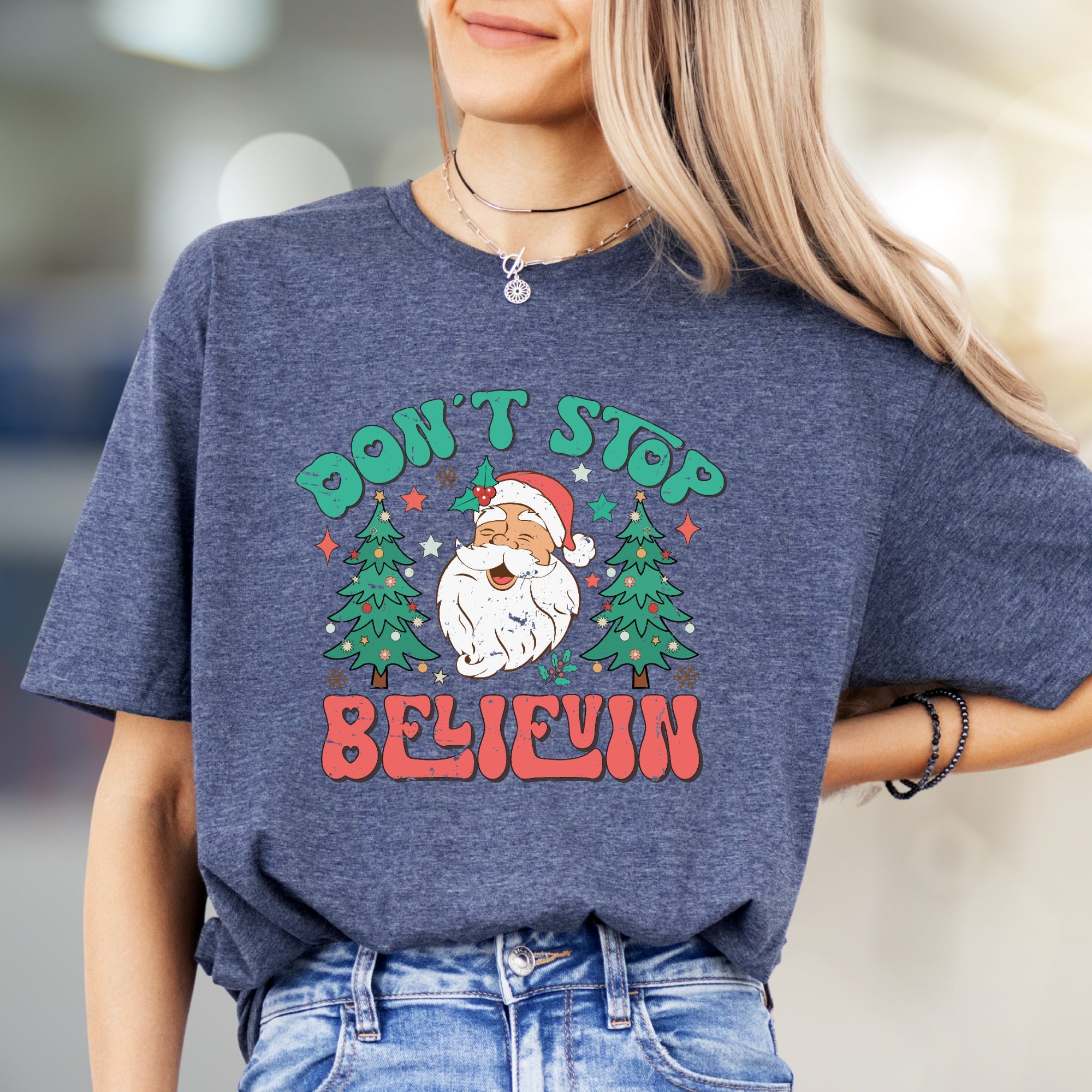“Don't Stop Believin'” Retro Christmas Graphic Tee, a Festive Holiday Pick for Enthusiasts
