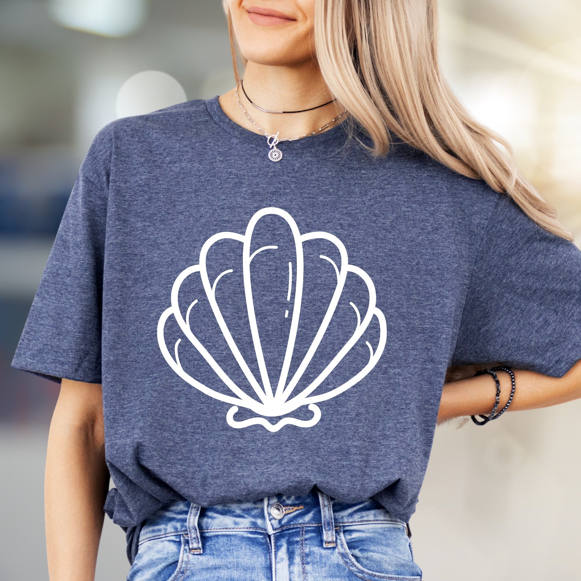 Minimalist Seashell Graphic Tee, A Coastal Chic Pick for Beach Lovers