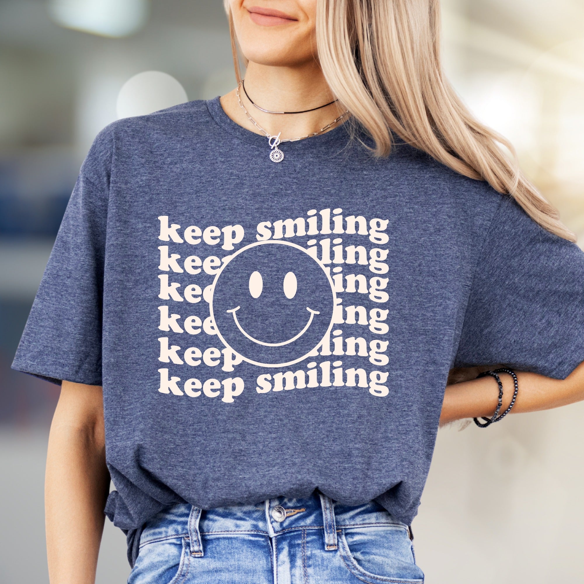 "keep smiling" Retro Smiley Face Graphic Tee, a Positive Vibe Pick for Everyone