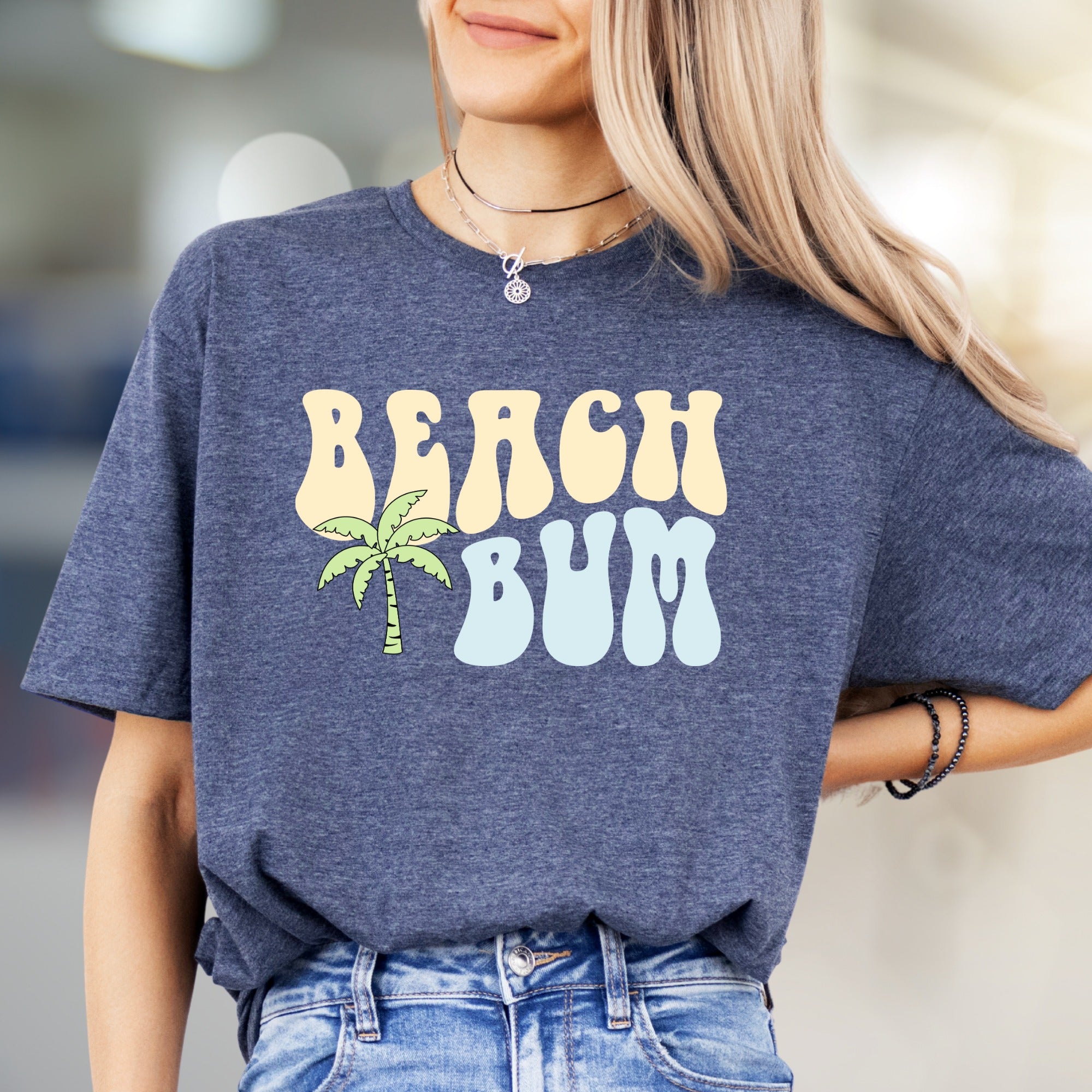 "Beach Bum" Retro Palm Graphic Tee, a Laid-Back Summer Pick for Vacationers