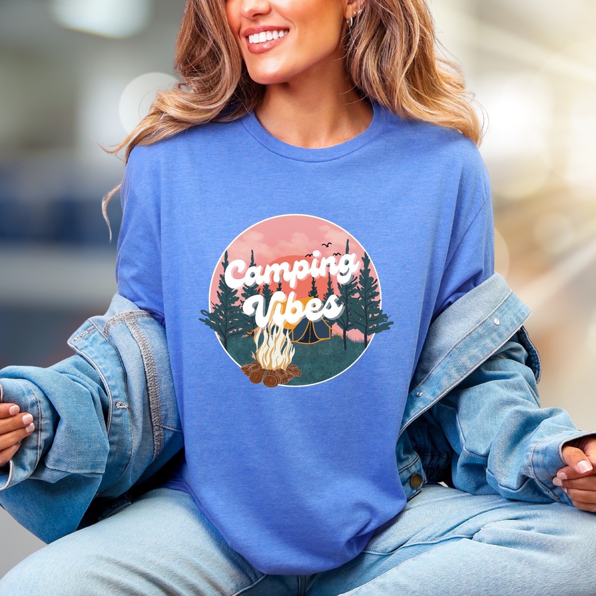 "Camping Vibes" Outdoor Graphic Tee, a Nature-Inspired Pick for Adventurers