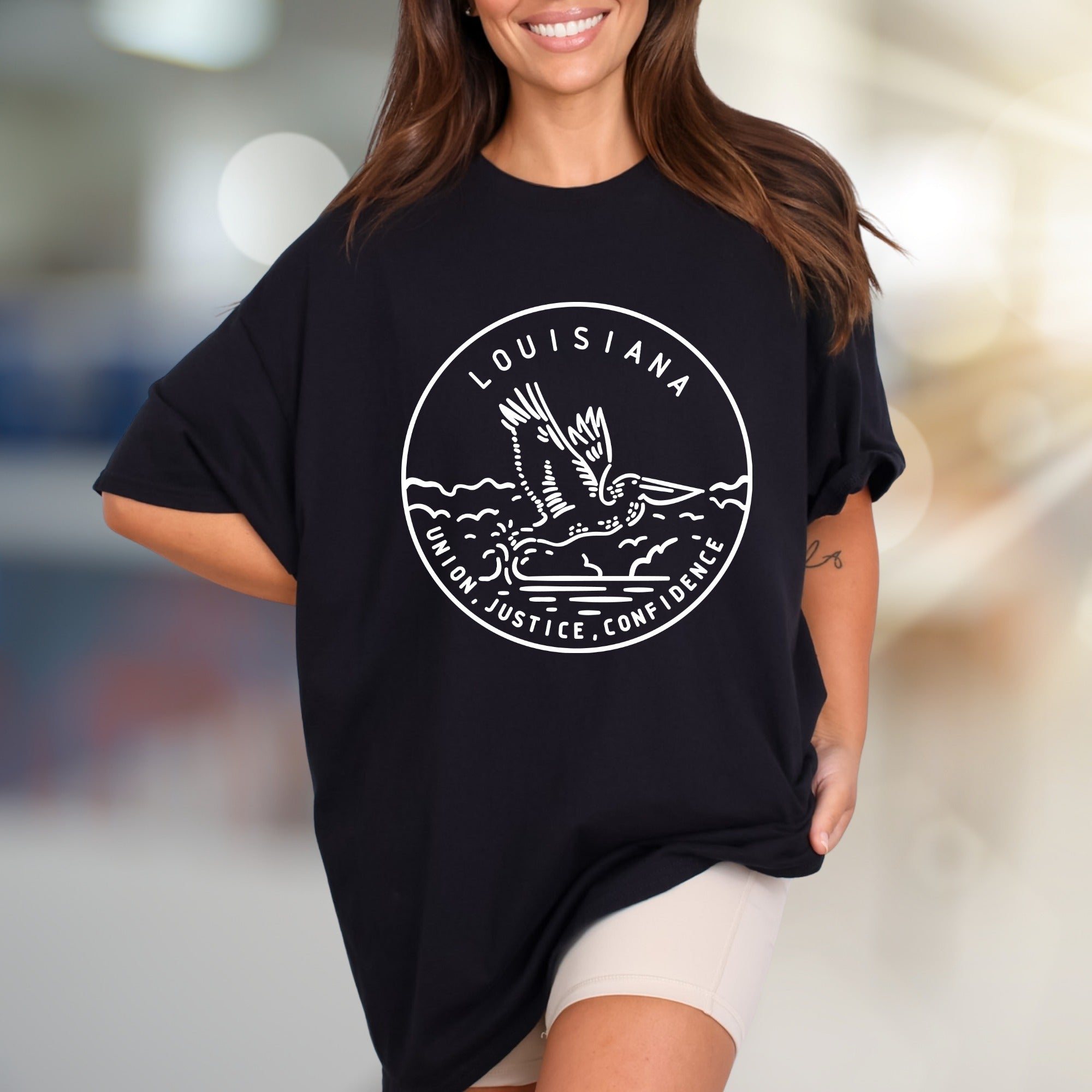 "LOUISIANA" Pelican Seal Graphic Tee, a State Pride Pick for Souvenir Lovers