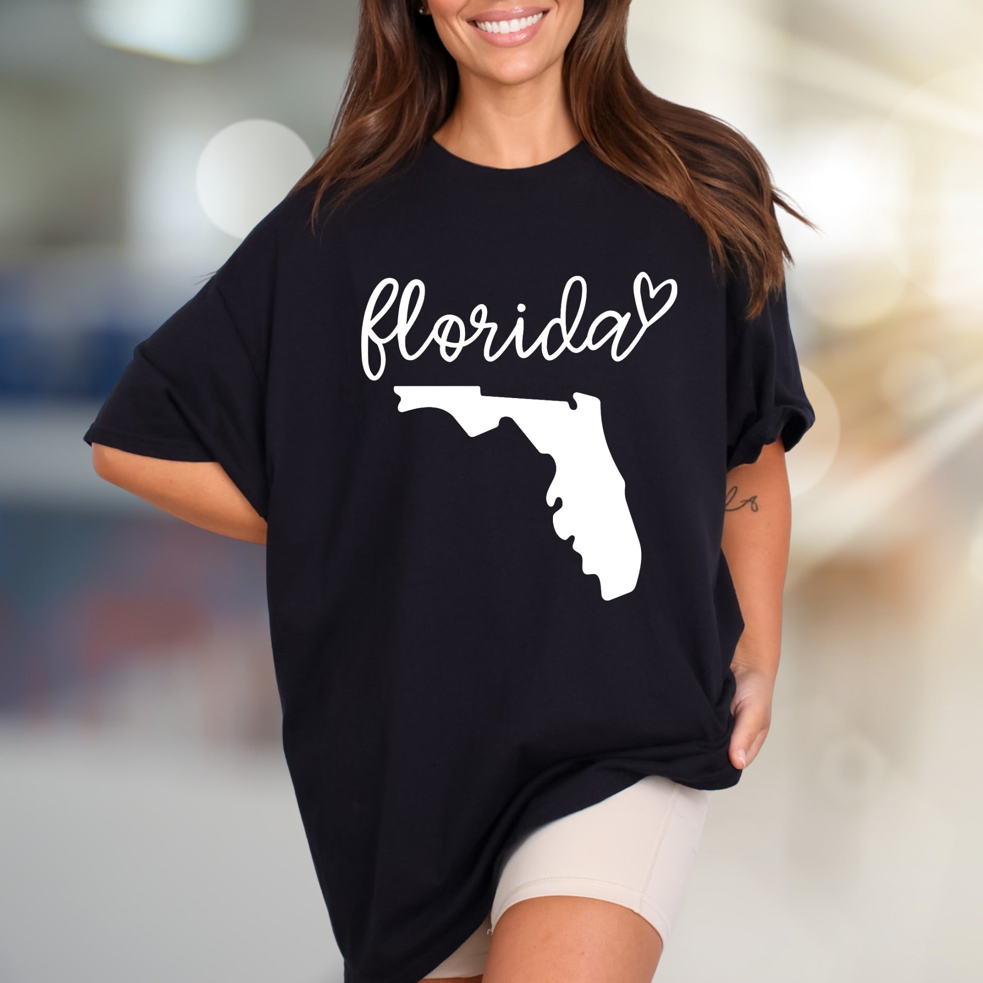 "Florida" State Outline & Script Graphic Tee, a Sunshine State Pick for Travelers