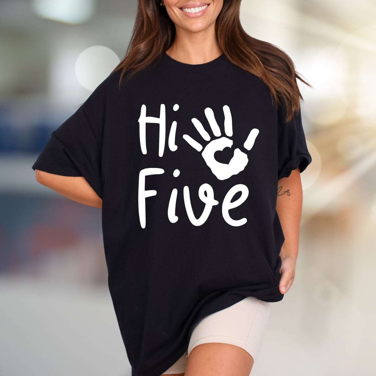 "Hi Five" Handprint Graphic Tee, a Playful Pick for Enthusiasts