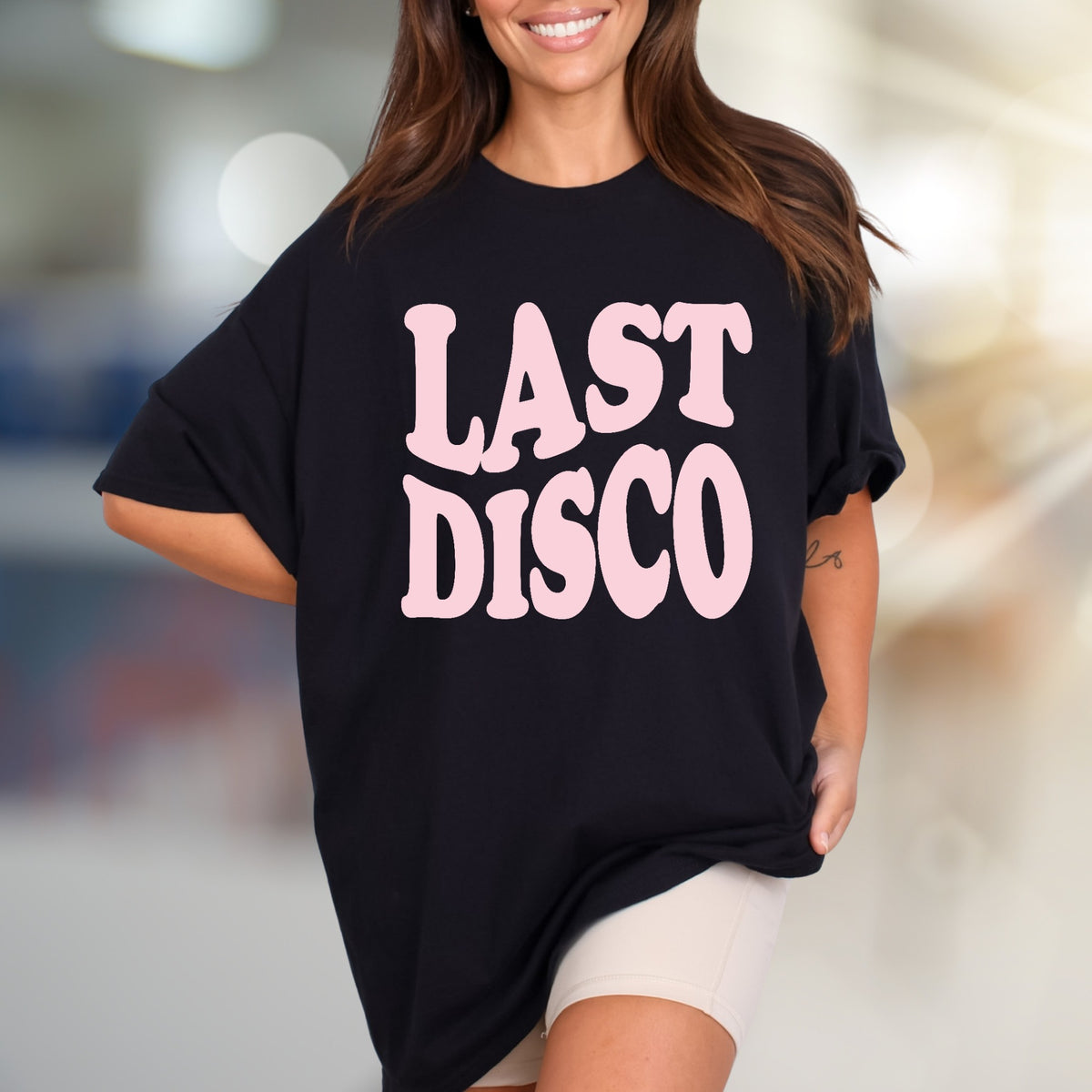 "Last Disco" Retro Graphic Tee, a Nostalgic Pick for Party-Goers