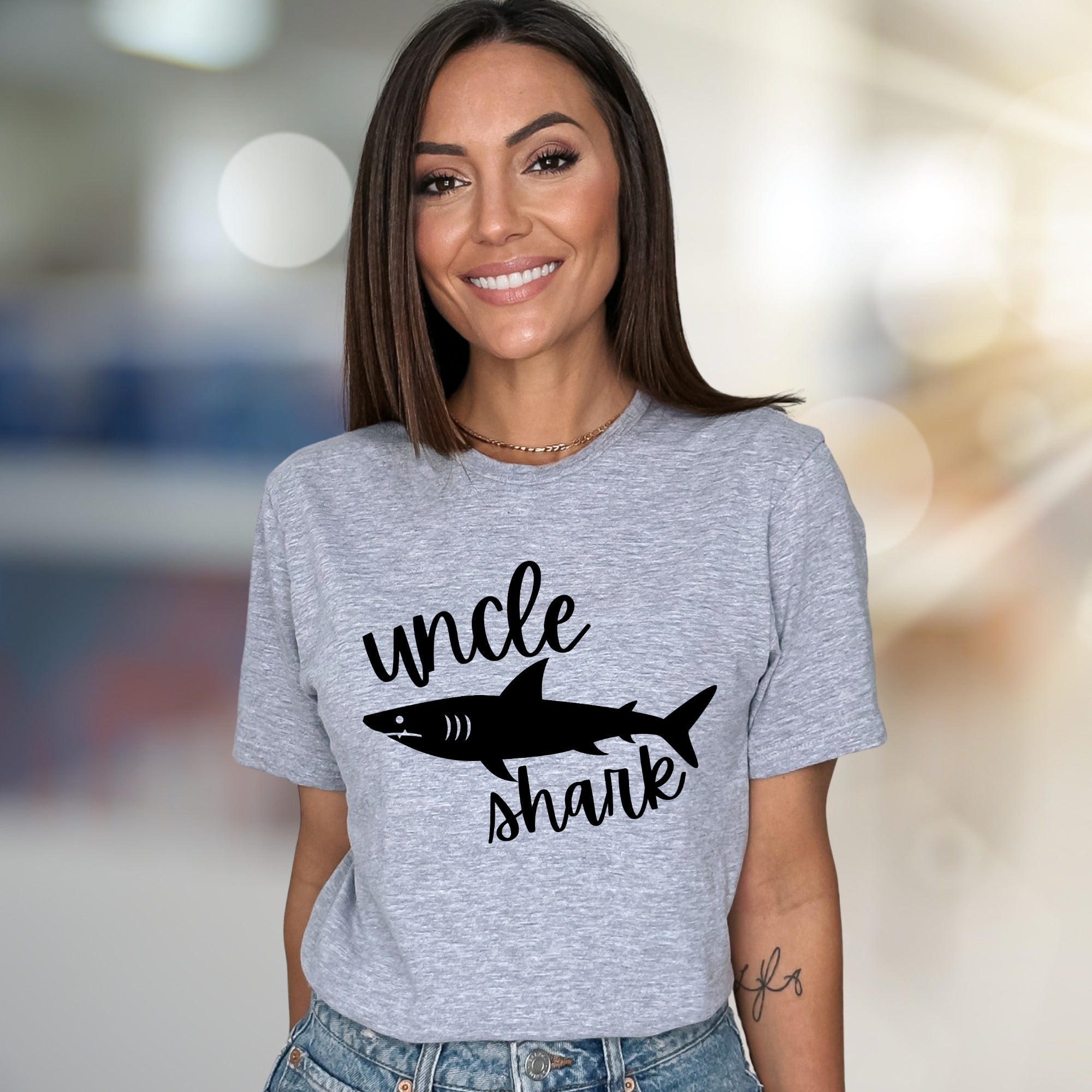 "Uncle Shark" Family Fun Graphic Tee, a Playful Pick for Every Cool Uncle