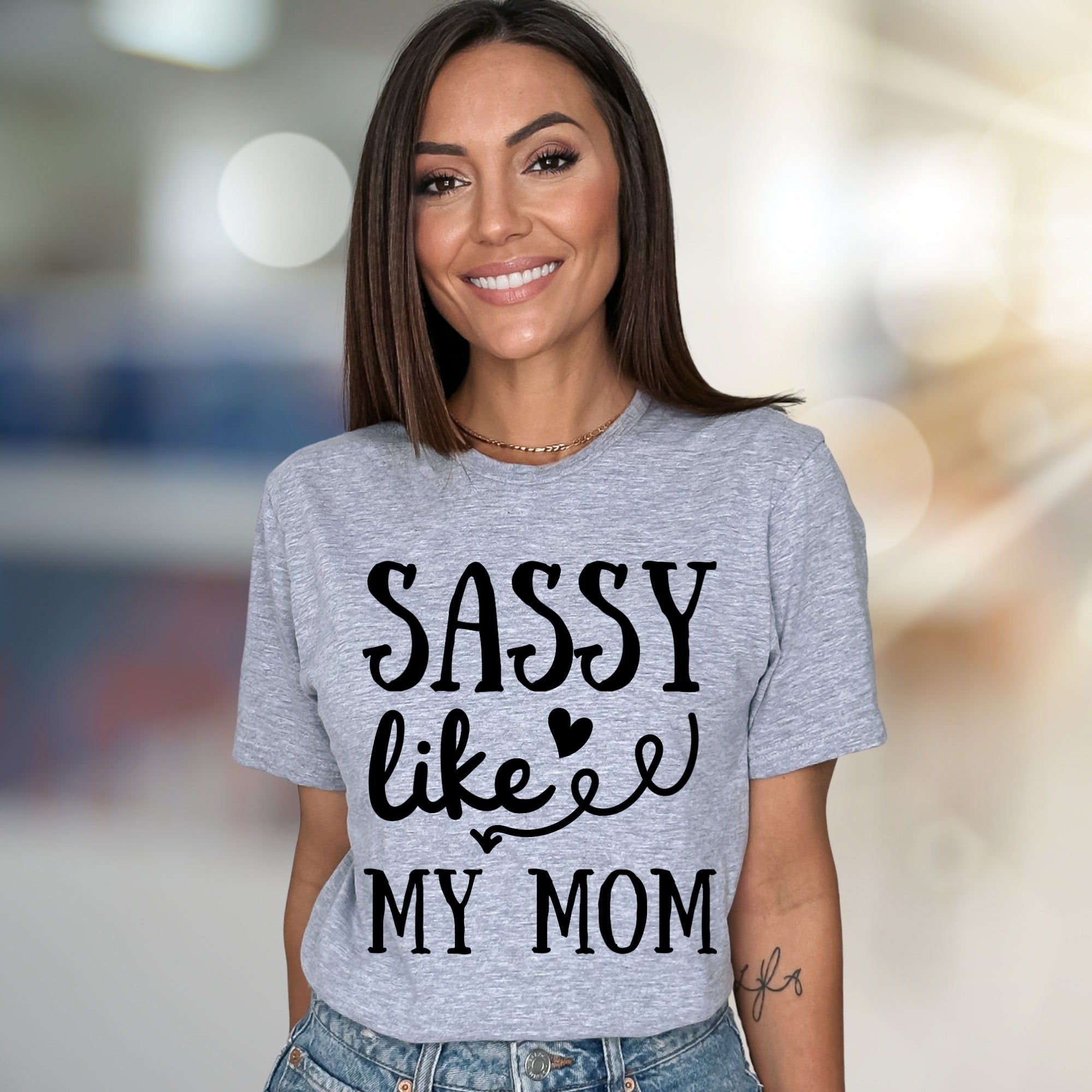 "Sassy Like My Mom" Chic Text Graphic Tee, a Mother-Daughter Style Pick for Trendsetters