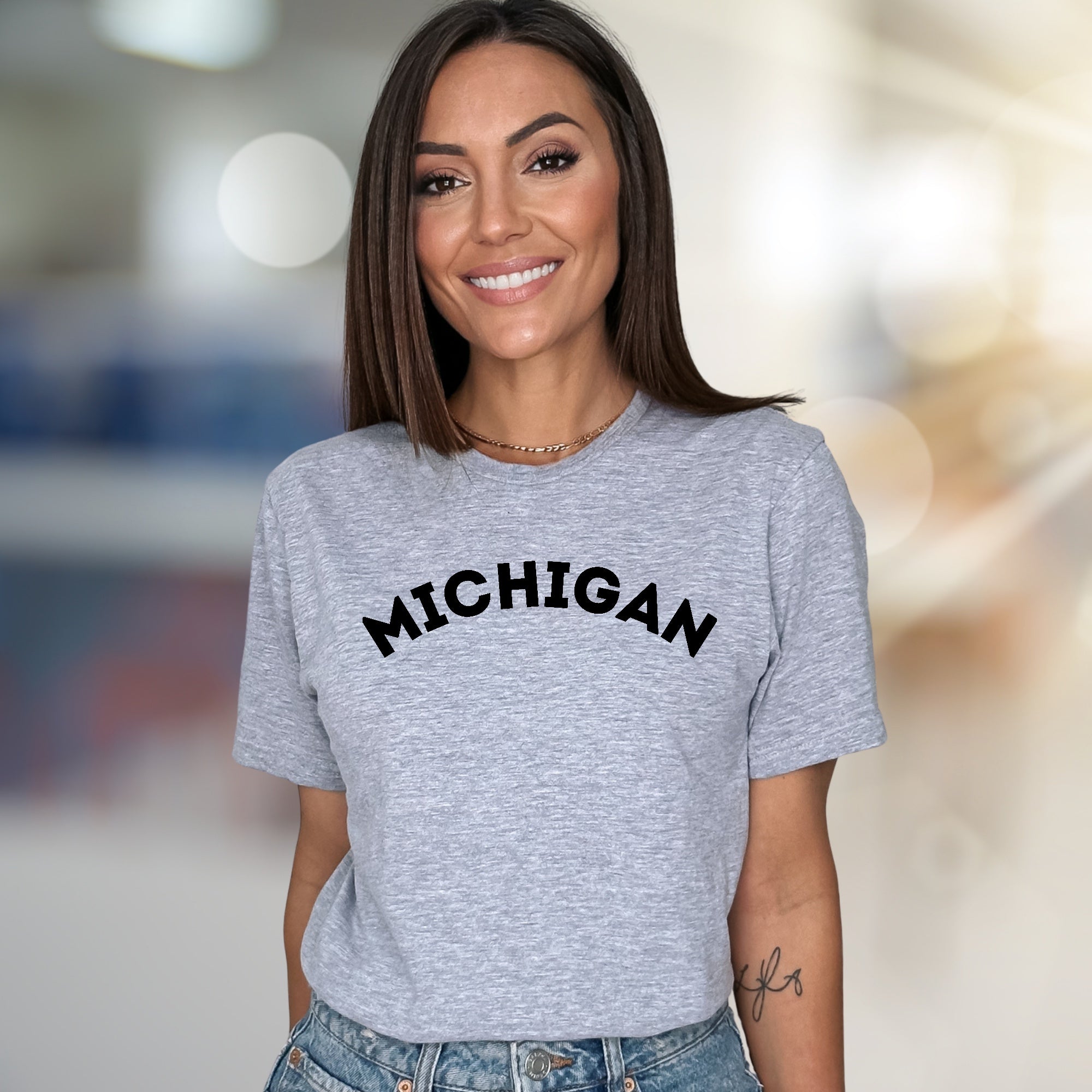 "MICHIGAN" Arch State Graphic Tee, a Collegiate Pride Pick for Enthusiasts