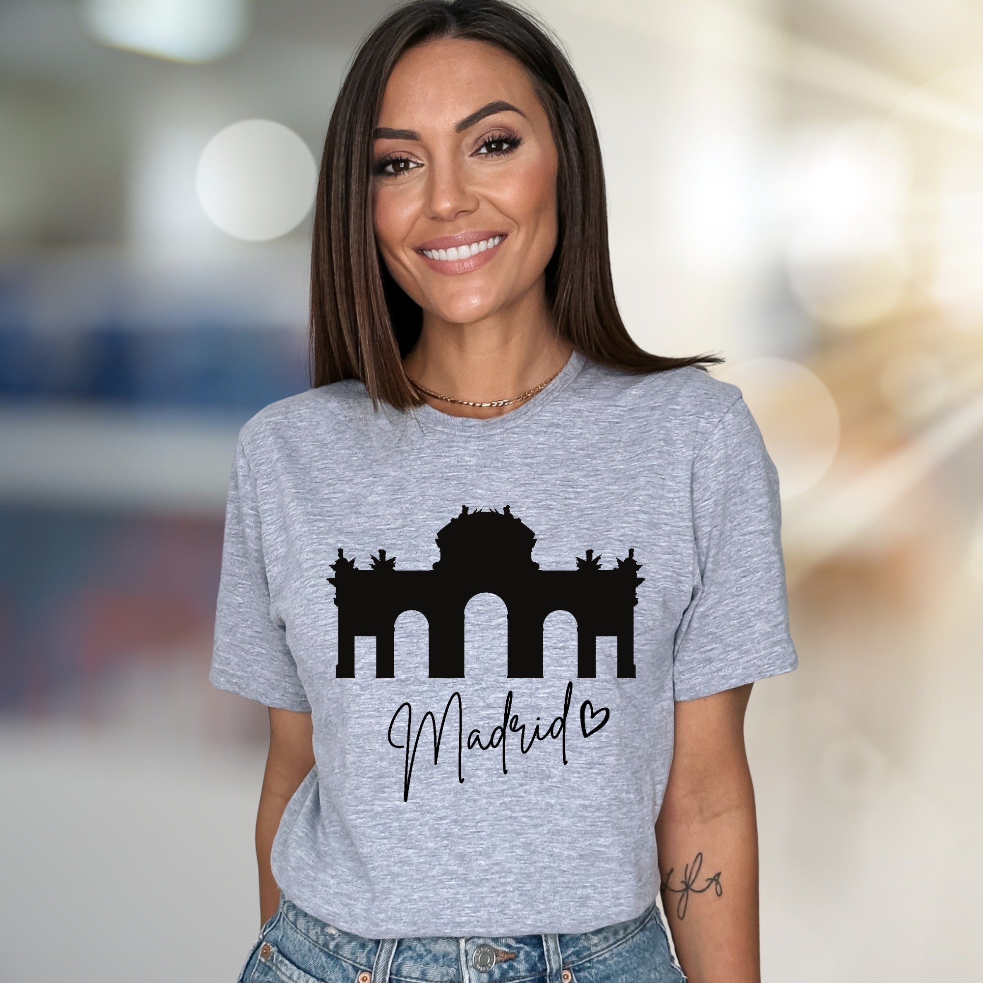 “Madrid ❤️” Cityscape Graphic Tee, A Travel Enthusiast's Souvenir