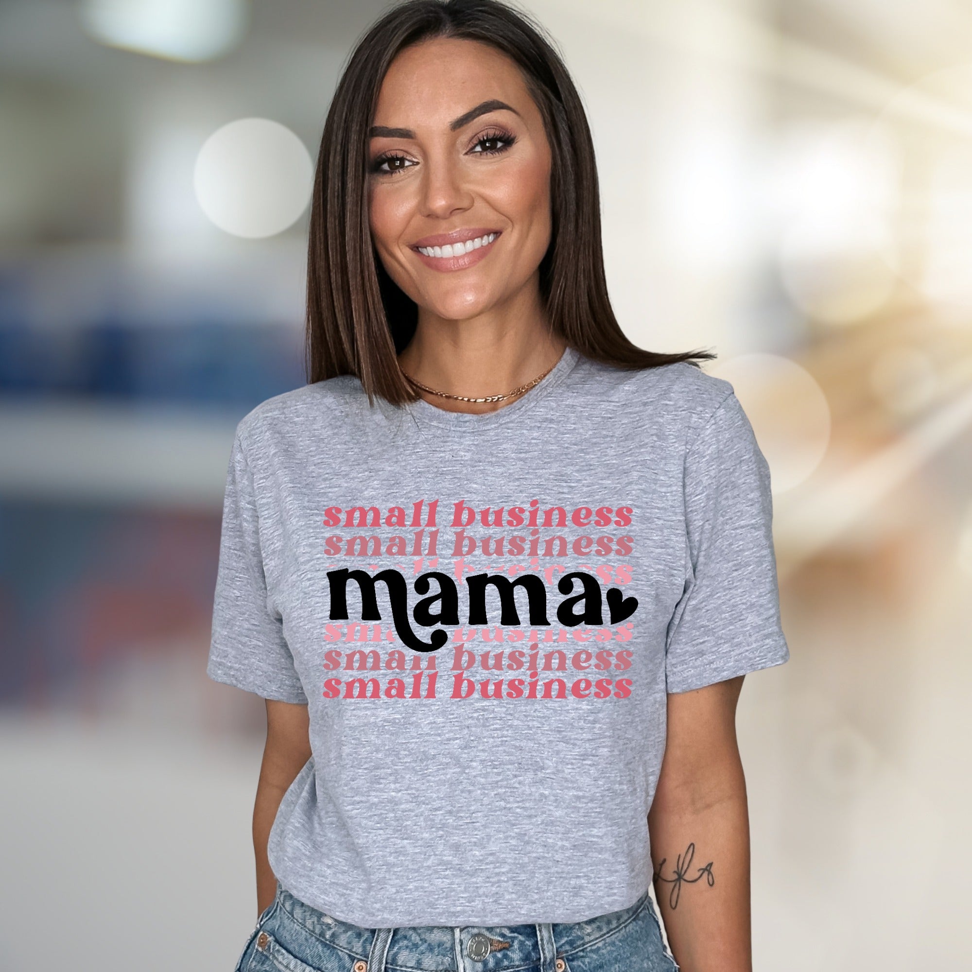 "Small Business Mama" Retro Graphic Tee, a Heartfelt Pick for Entrepreneurial Moms