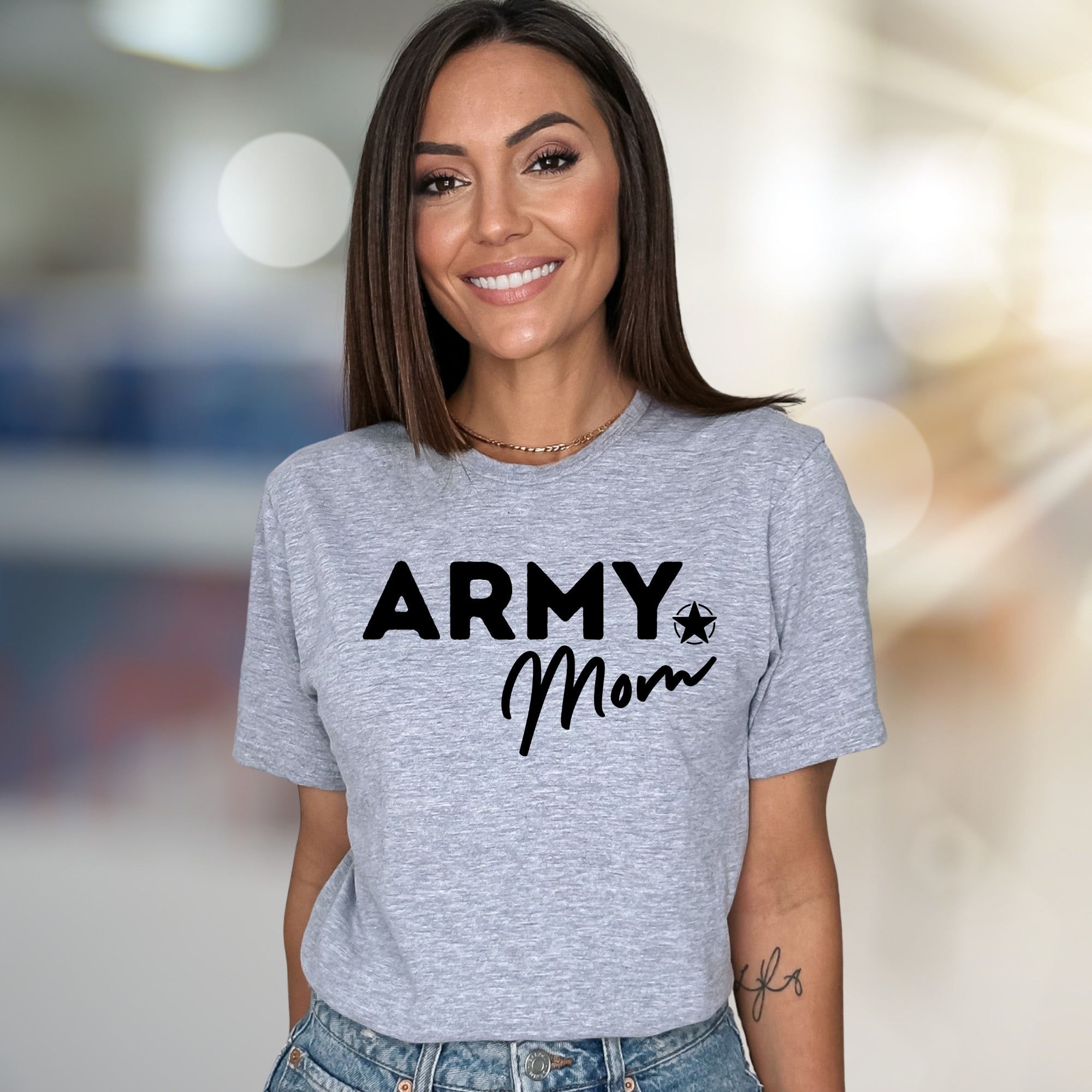 "ARMY Mom" Military Star Graphic Tee, a Proud Parent Pick for Supporters